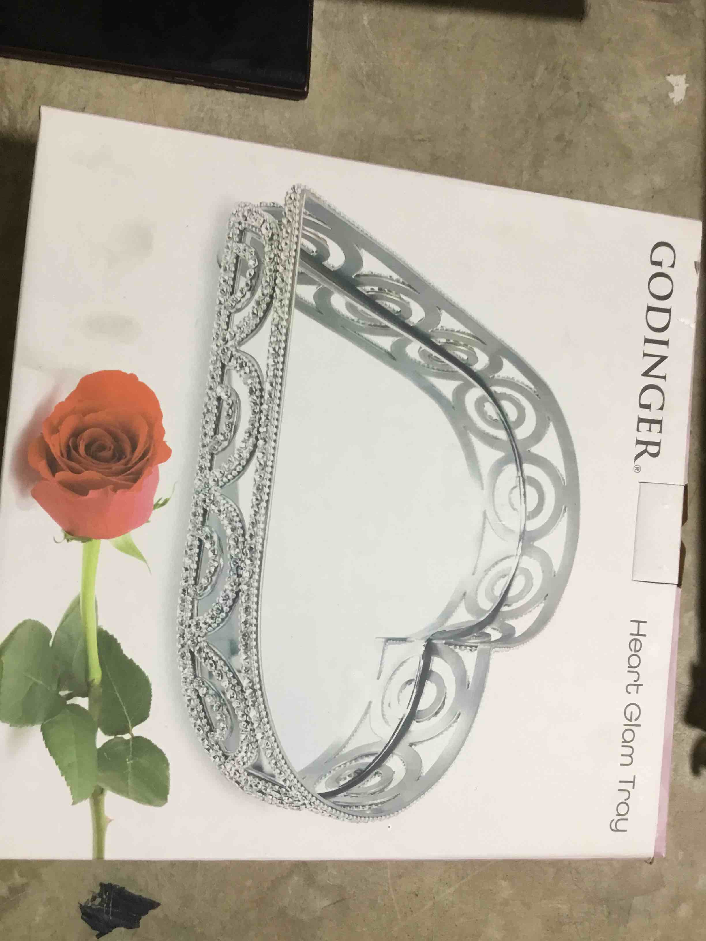 https://s3.amazonaws.com/lotting-images-prod/bidfta/PNK2490995_1758304759022.jpeg