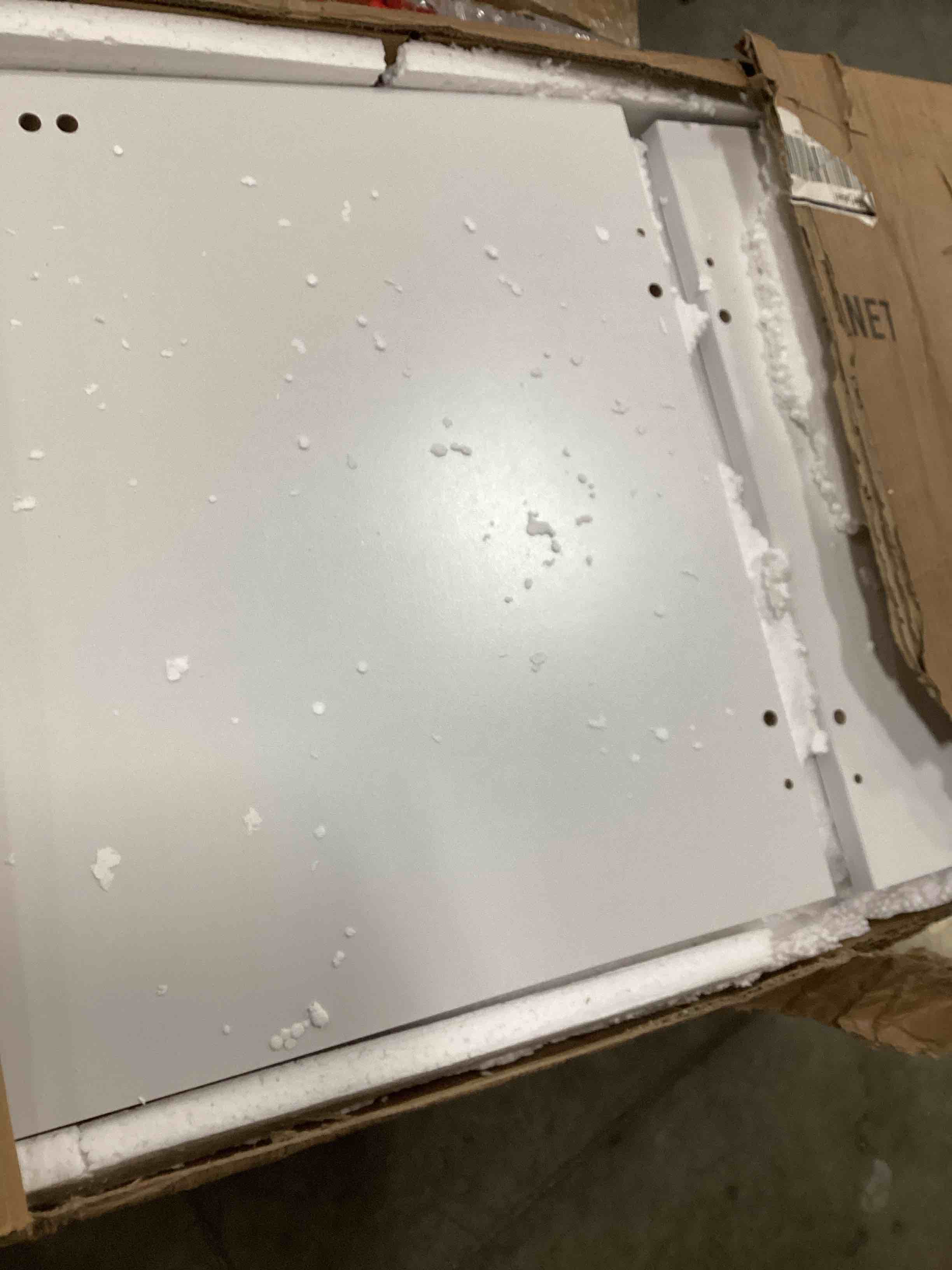 https://s3.amazonaws.com/lotting-images-prod/bidfta/PNK2513184_1754312614040.jpeg