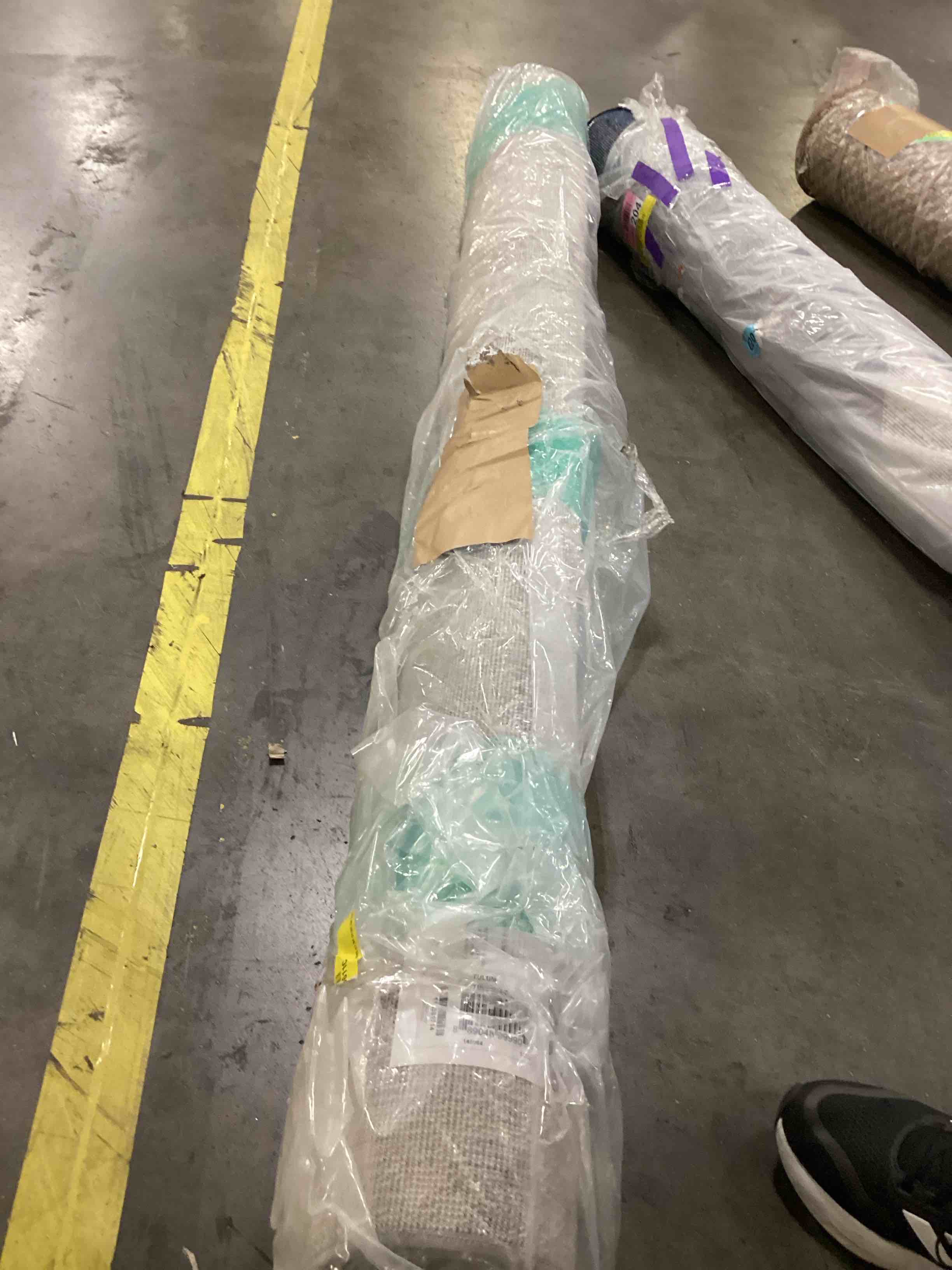 https://s3.amazonaws.com/lotting-images-prod/bidfta/PNK2513649_1754505082528.jpeg