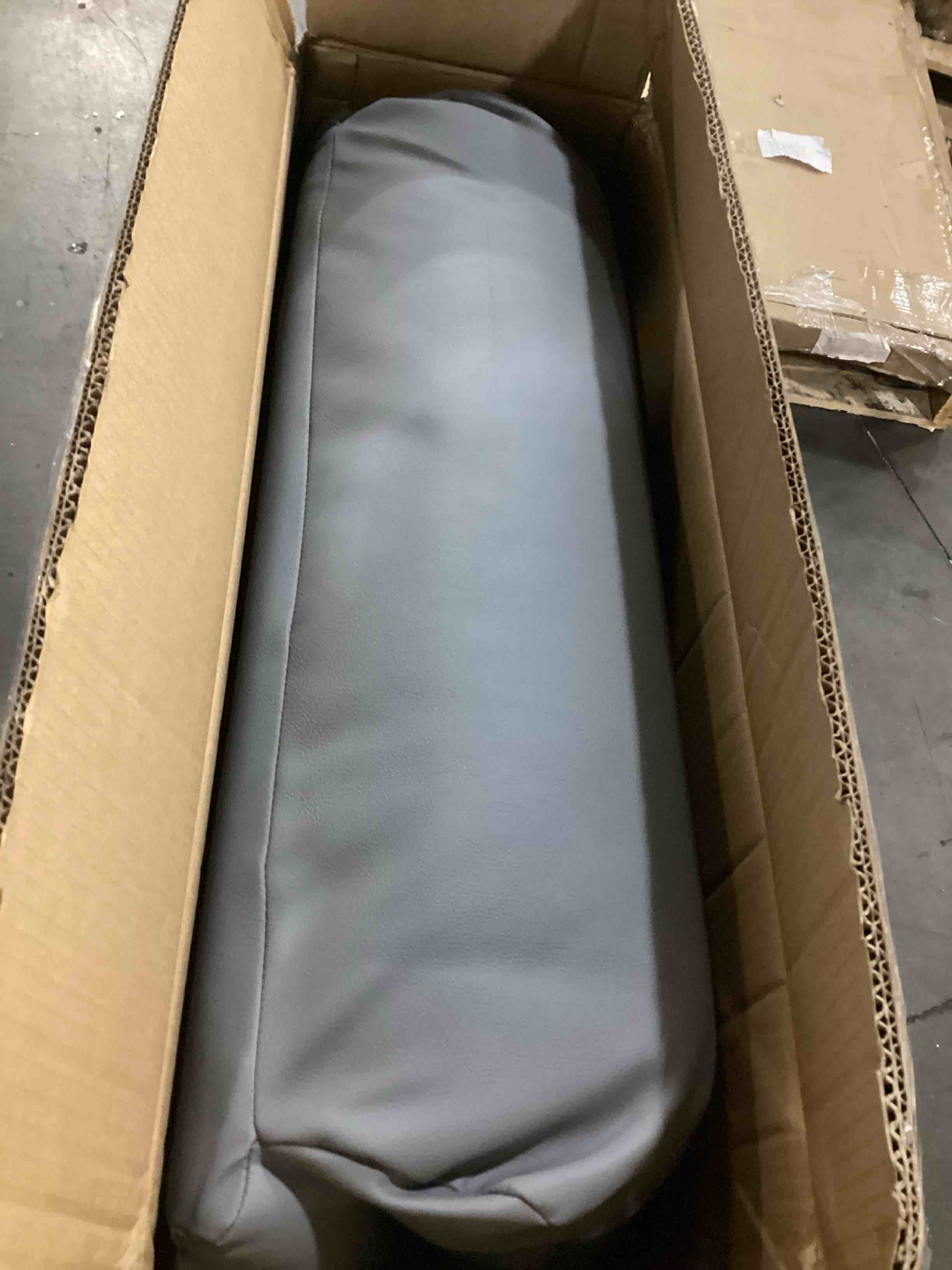 https://s3.amazonaws.com/lotting-images-prod/bidfta/PNK2515395_1755714932383.jpeg