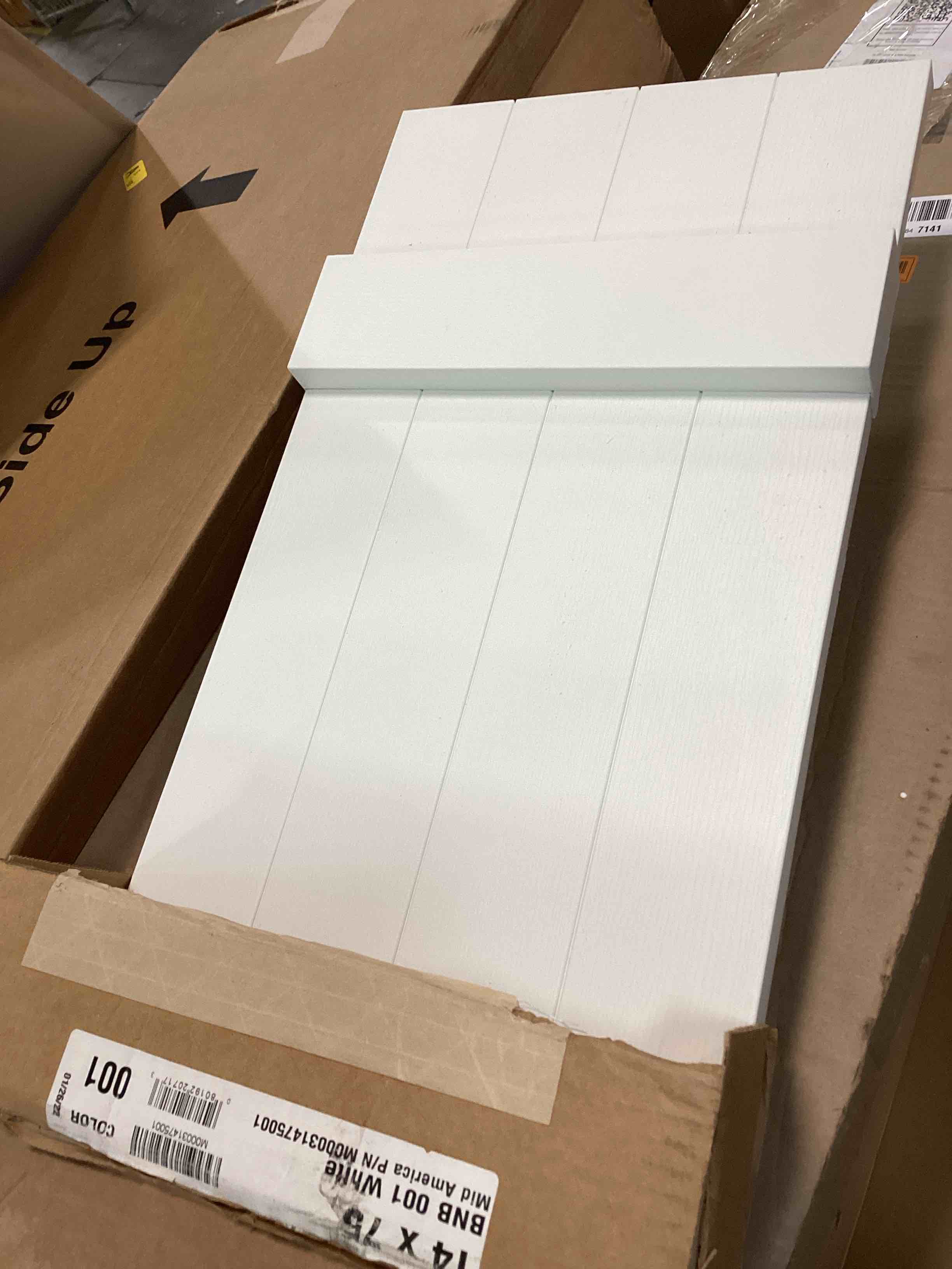 https://s3.amazonaws.com/lotting-images-prod/bidfta/PNK2519214_1757702462042.jpeg