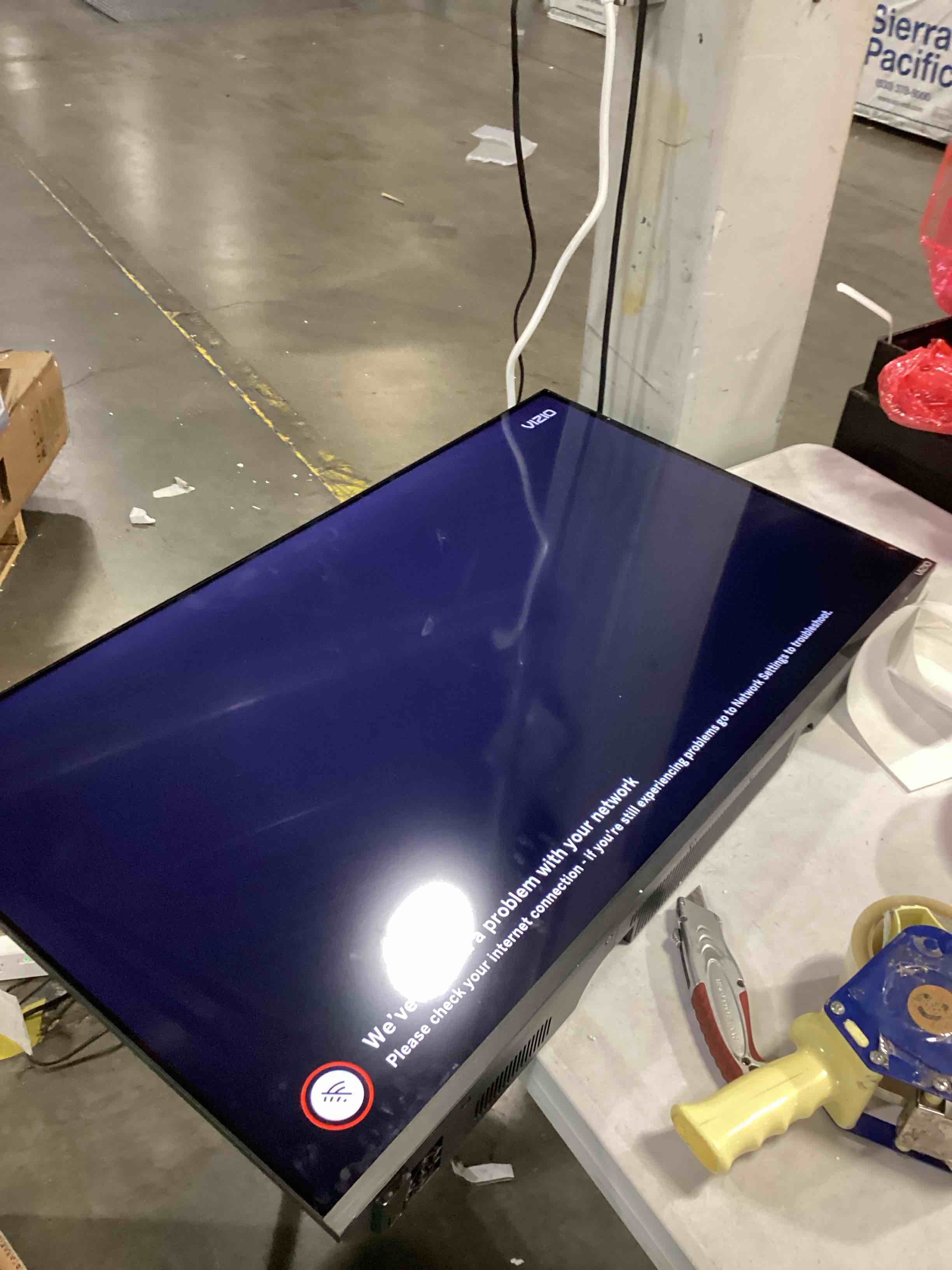 https://s3.amazonaws.com/lotting-images-prod/bidfta/PNK2527977_1759764691610.jpeg