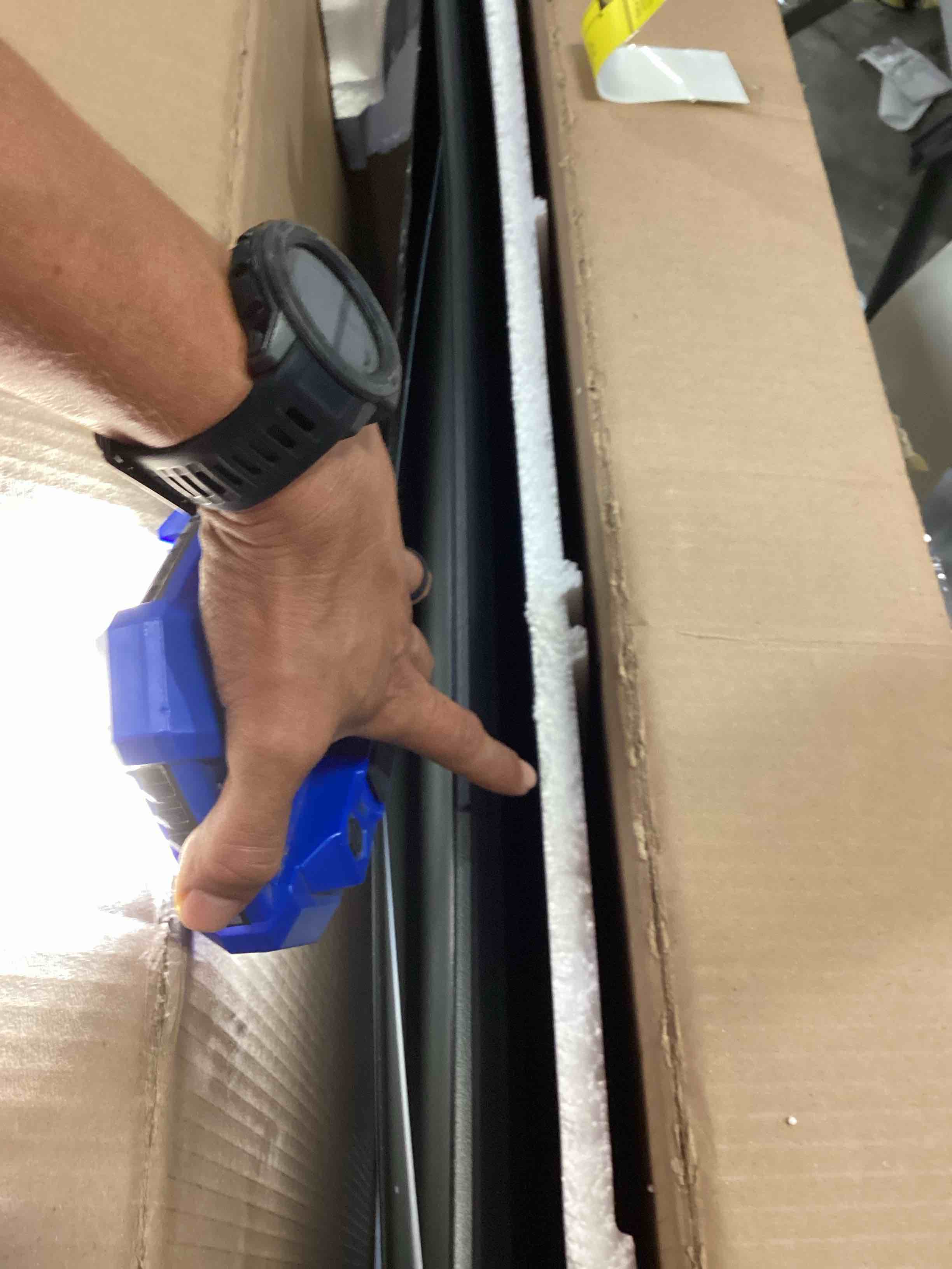 https://s3.amazonaws.com/lotting-images-prod/bidfta/PNK2527989_1759775573039.jpeg