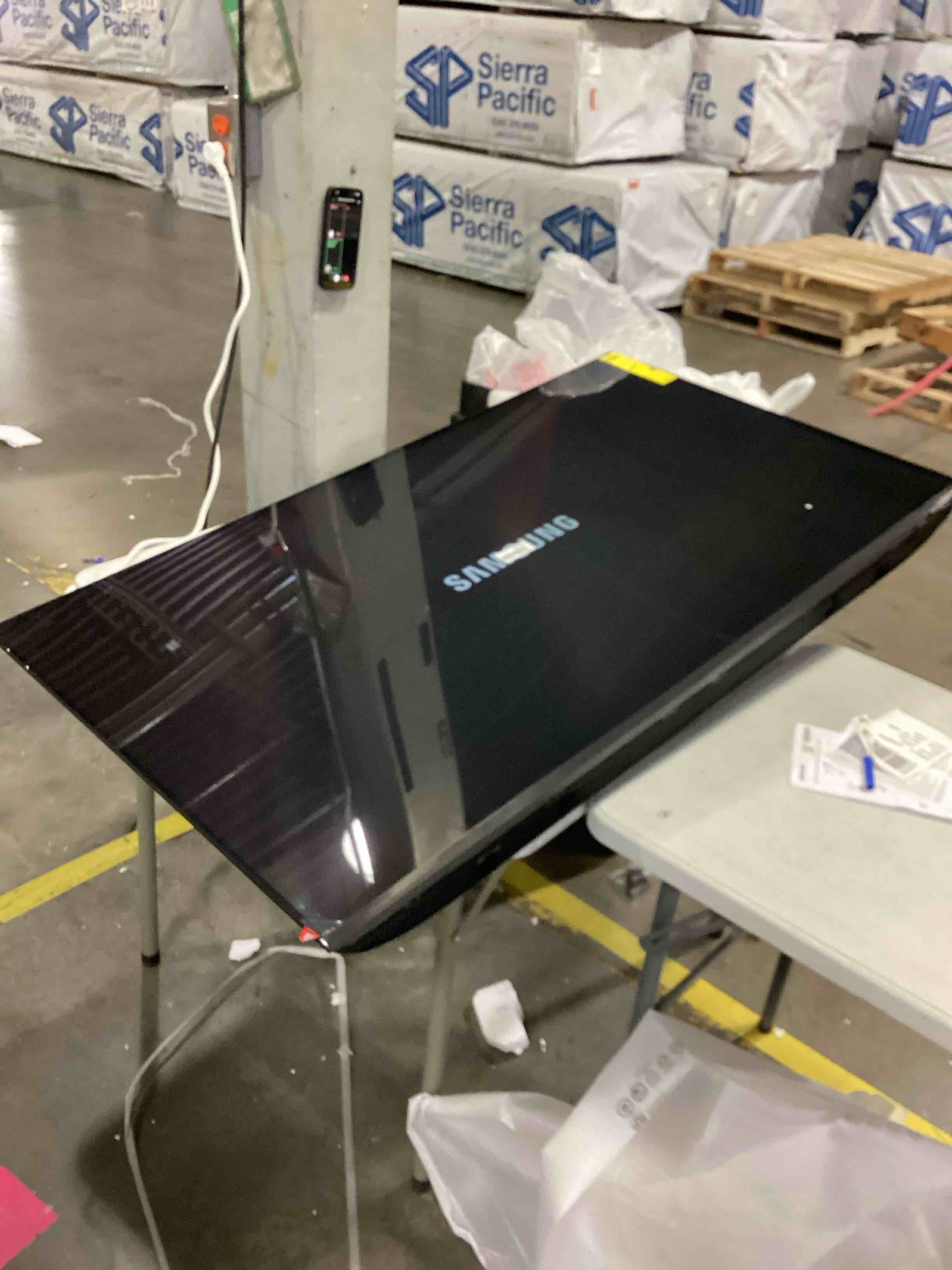 https://s3.amazonaws.com/lotting-images-prod/bidfta/PNK2527991_1759776467281.jpeg