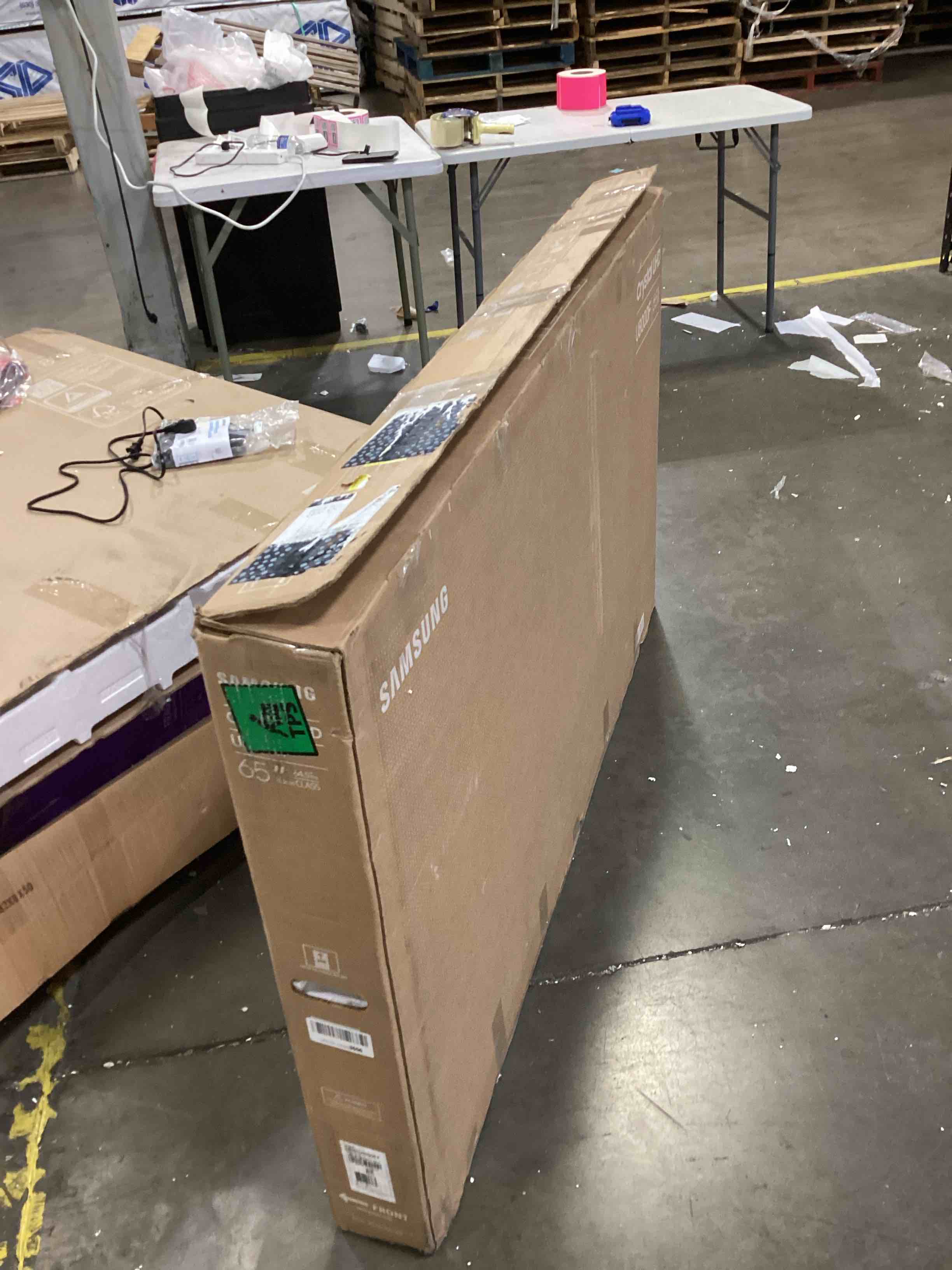 https://s3.amazonaws.com/lotting-images-prod/bidfta/PNK2527992_1759776776878.jpeg
