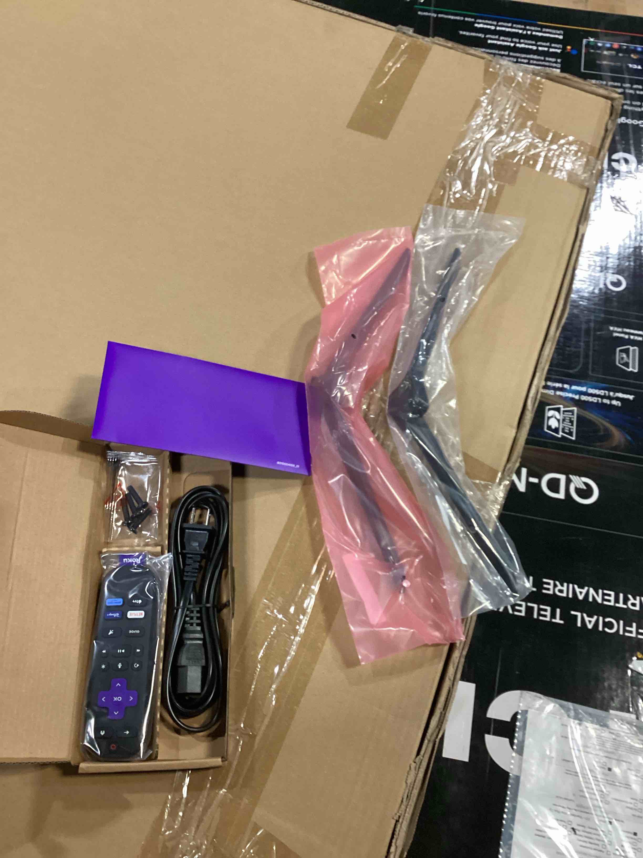 https://s3.amazonaws.com/lotting-images-prod/bidfta/PNK2528006_1759847530926.jpeg