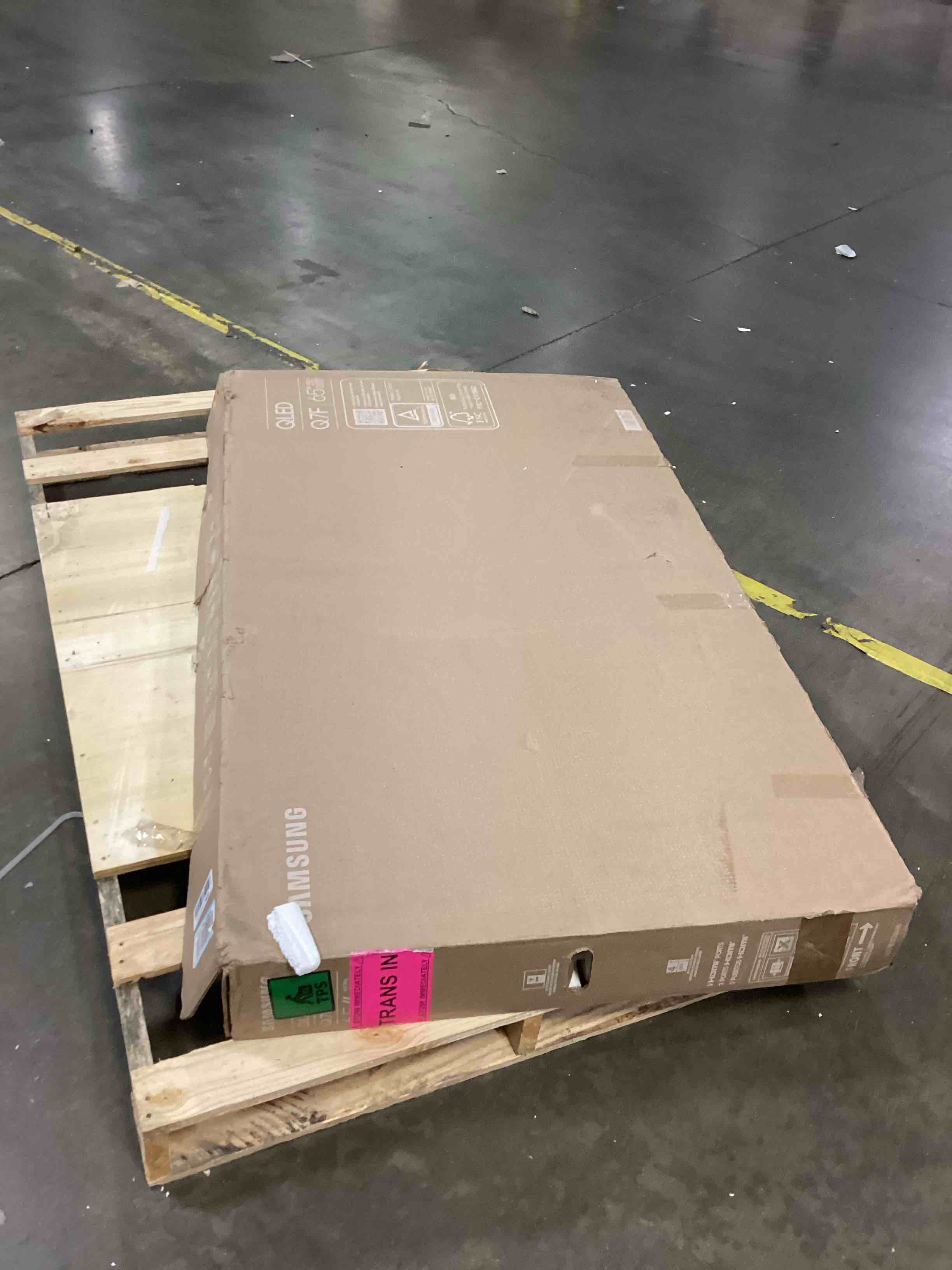 https://s3.amazonaws.com/lotting-images-prod/bidfta/PNK2528008_1759848684784.jpeg