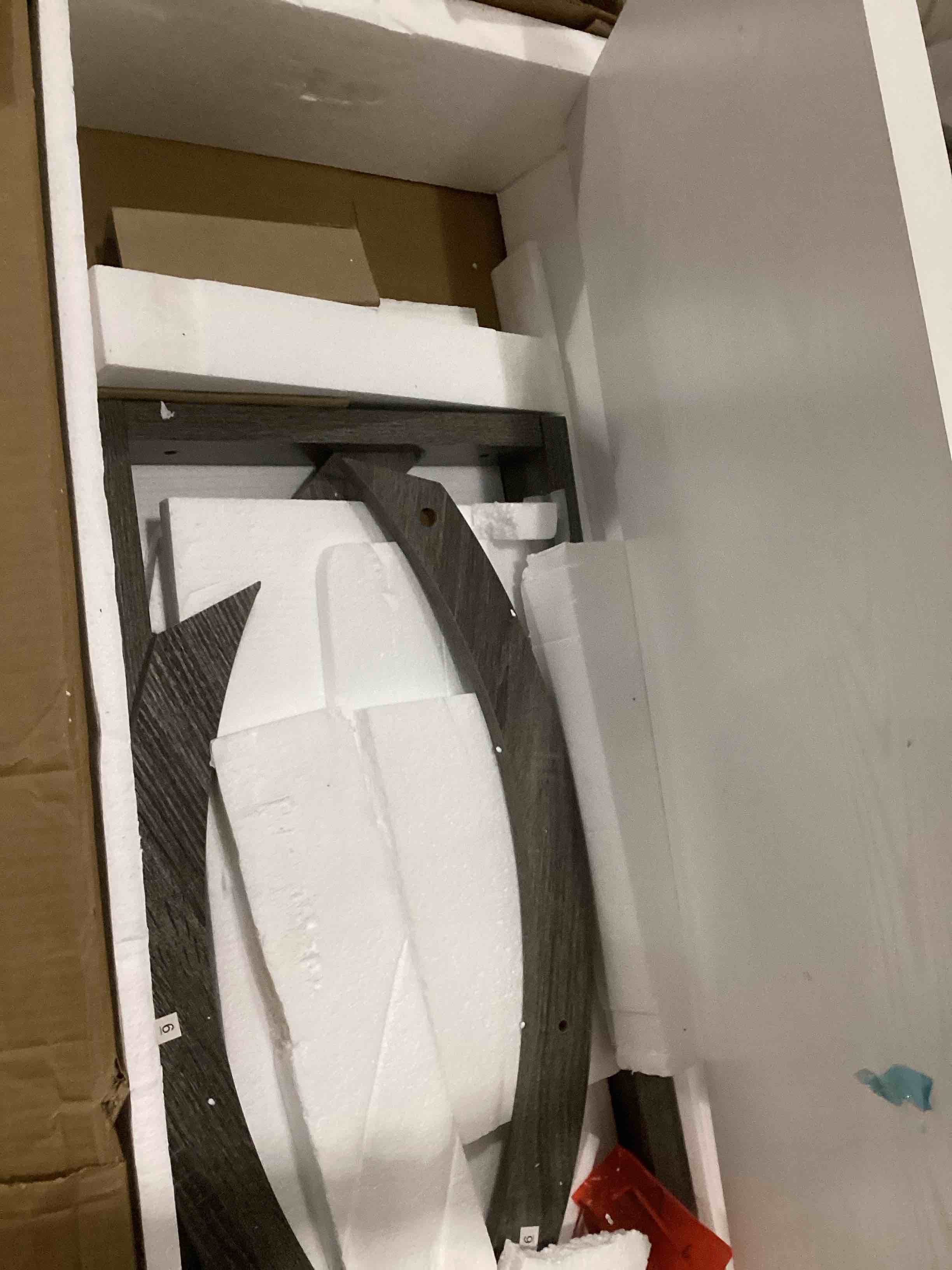 https://s3.amazonaws.com/lotting-images-prod/bidfta/PNK2536073_1750430218961.jpeg