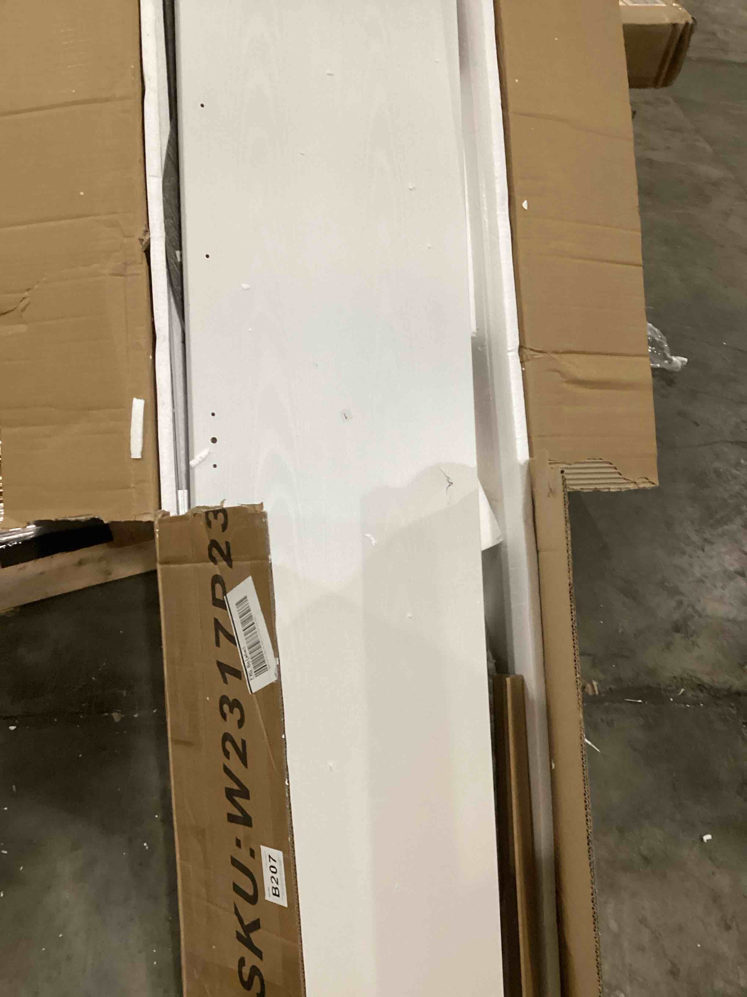 https://s3.amazonaws.com/lotting-images-prod/bidfta/PNK2536073_1750430233867.jpeg