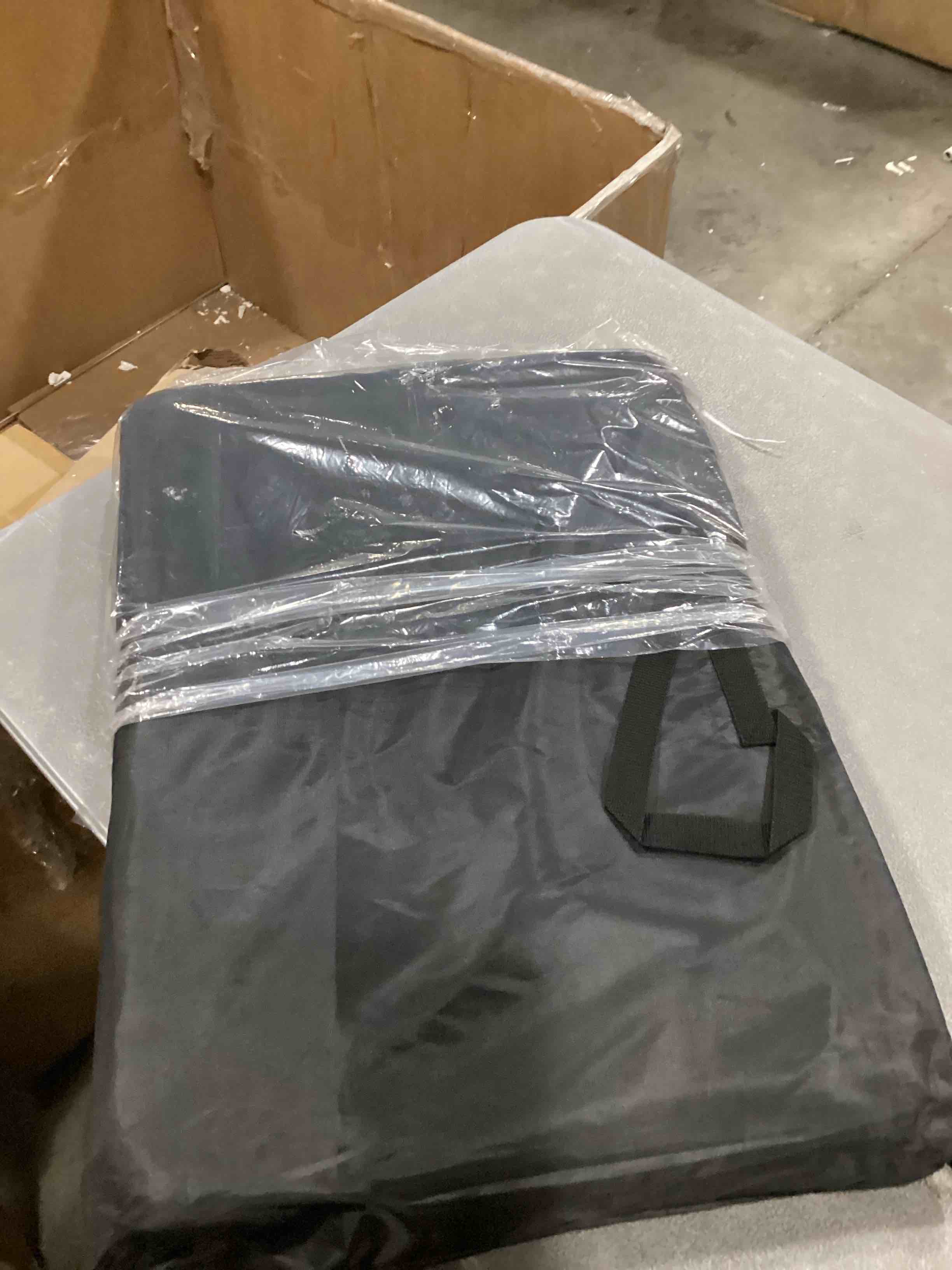 https://s3.amazonaws.com/lotting-images-prod/bidfta/PNK2536137_1750679574181.jpeg