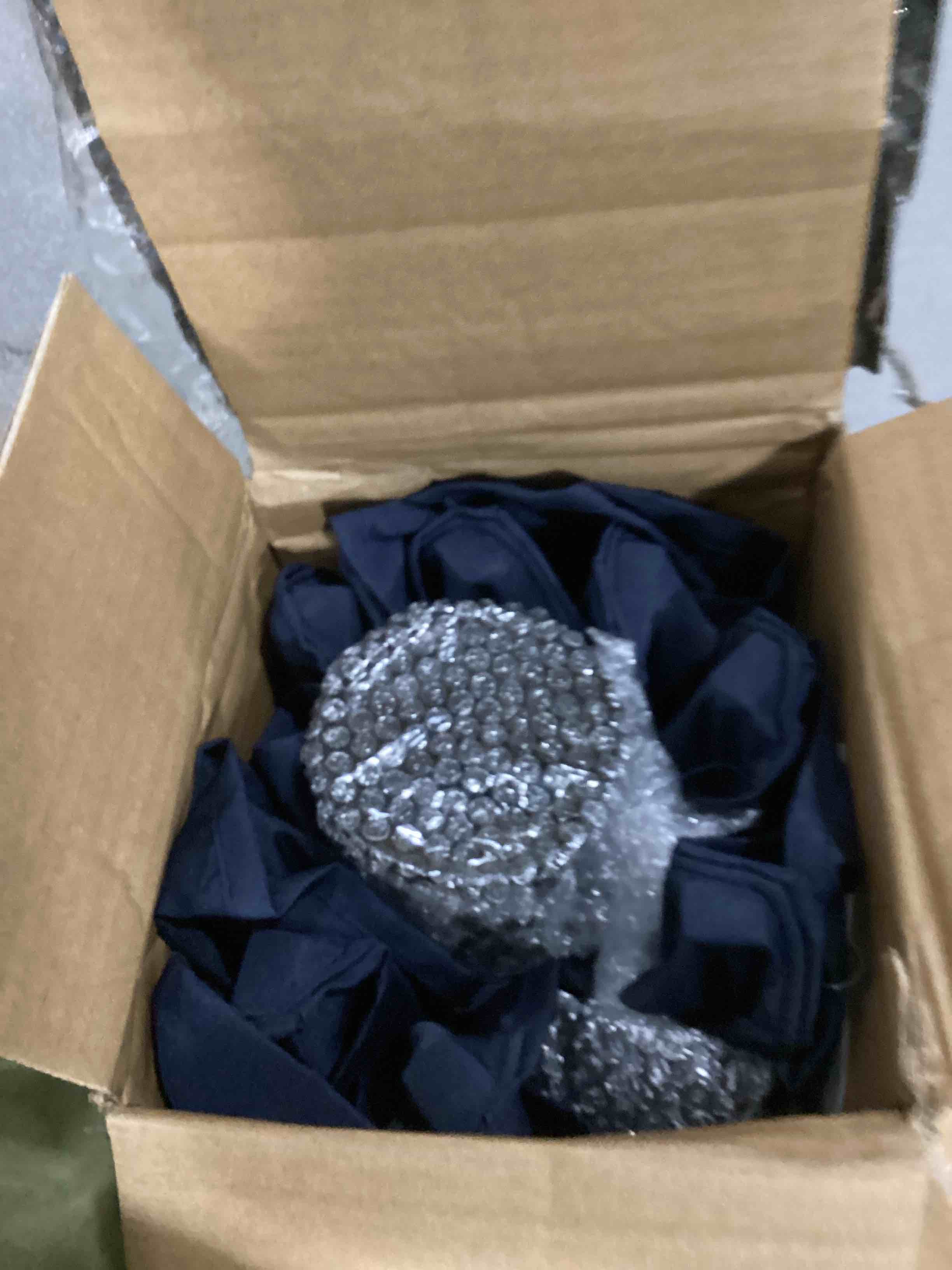 https://s3.amazonaws.com/lotting-images-prod/bidfta/PNK2536210_1750698498296.jpeg