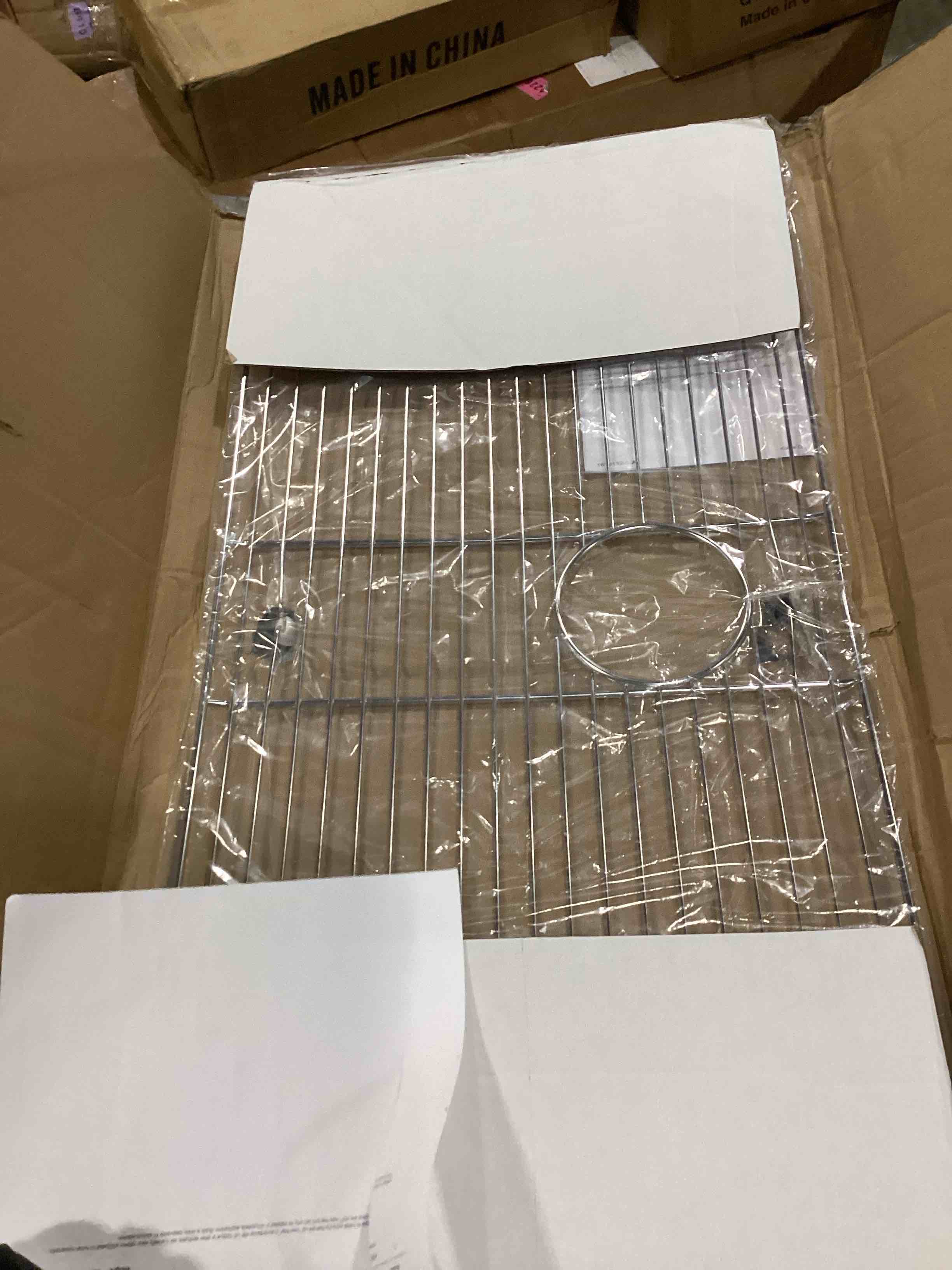 https://s3.amazonaws.com/lotting-images-prod/bidfta/PNK2536220_1750704595448.jpeg