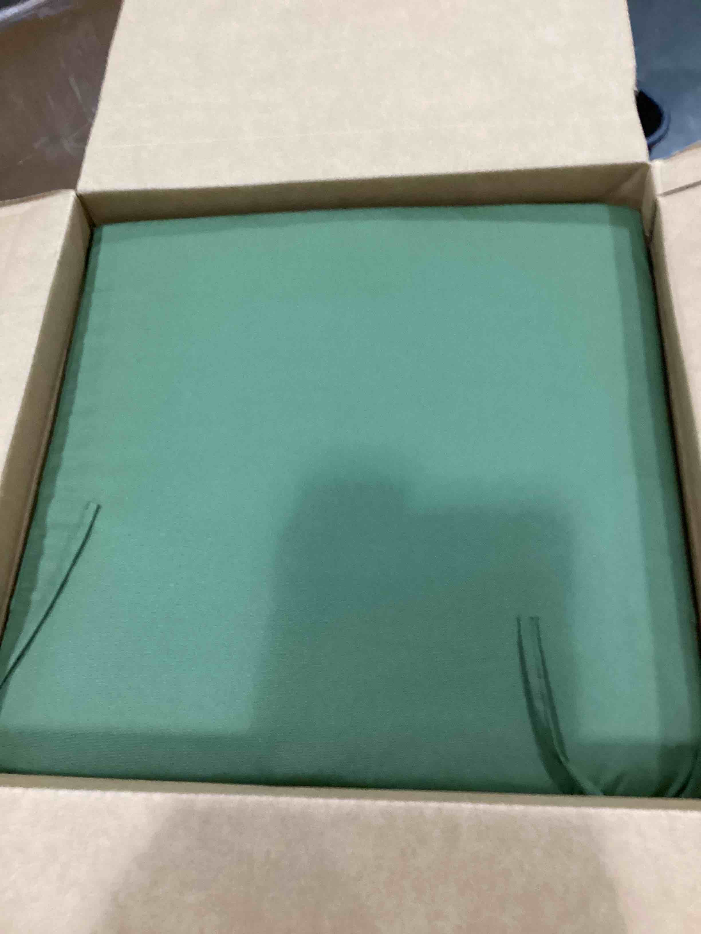 https://s3.amazonaws.com/lotting-images-prod/bidfta/PNK2536573_1750942051364.jpeg