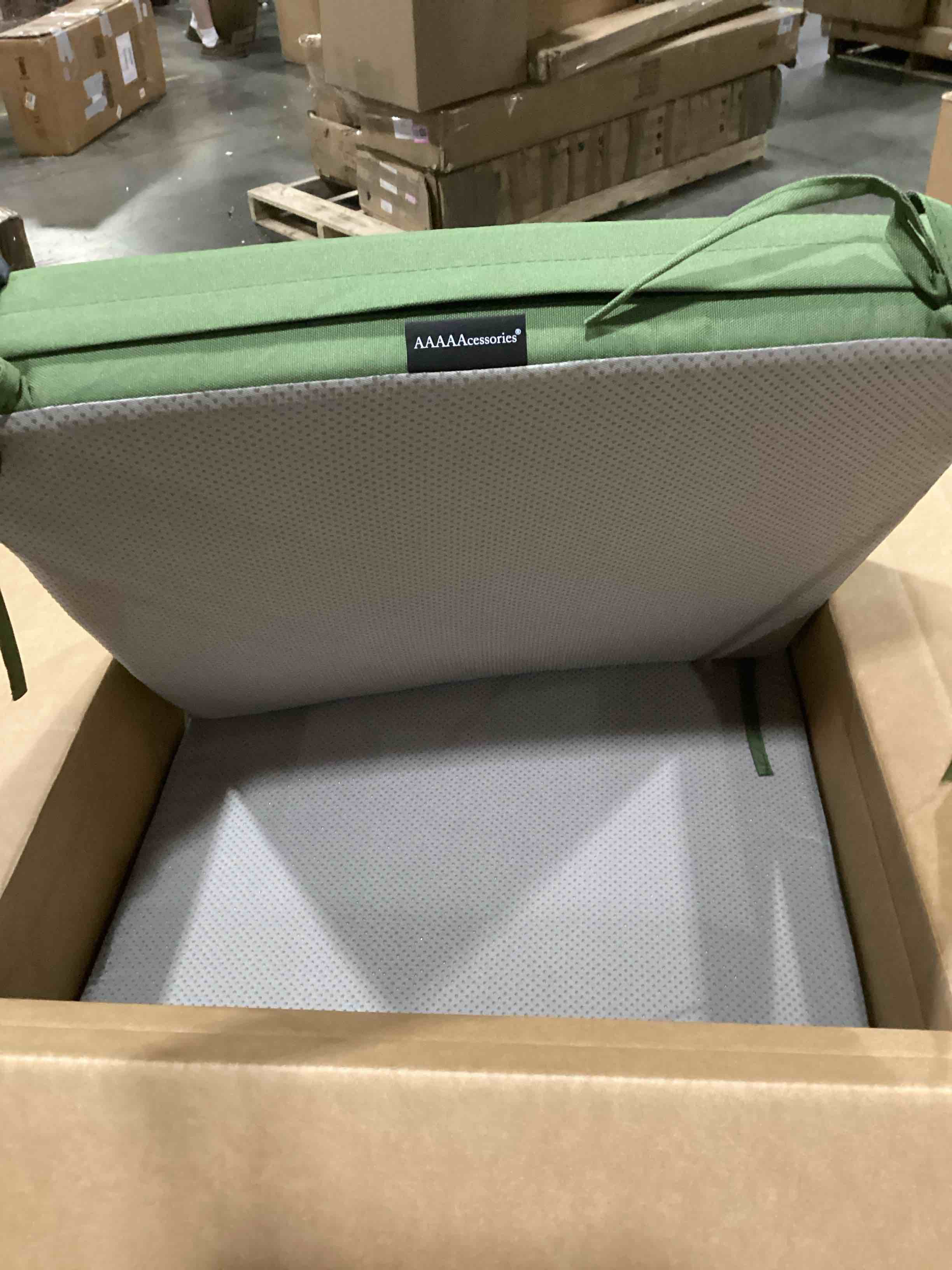 https://s3.amazonaws.com/lotting-images-prod/bidfta/PNK2536573_1750942061230.jpeg