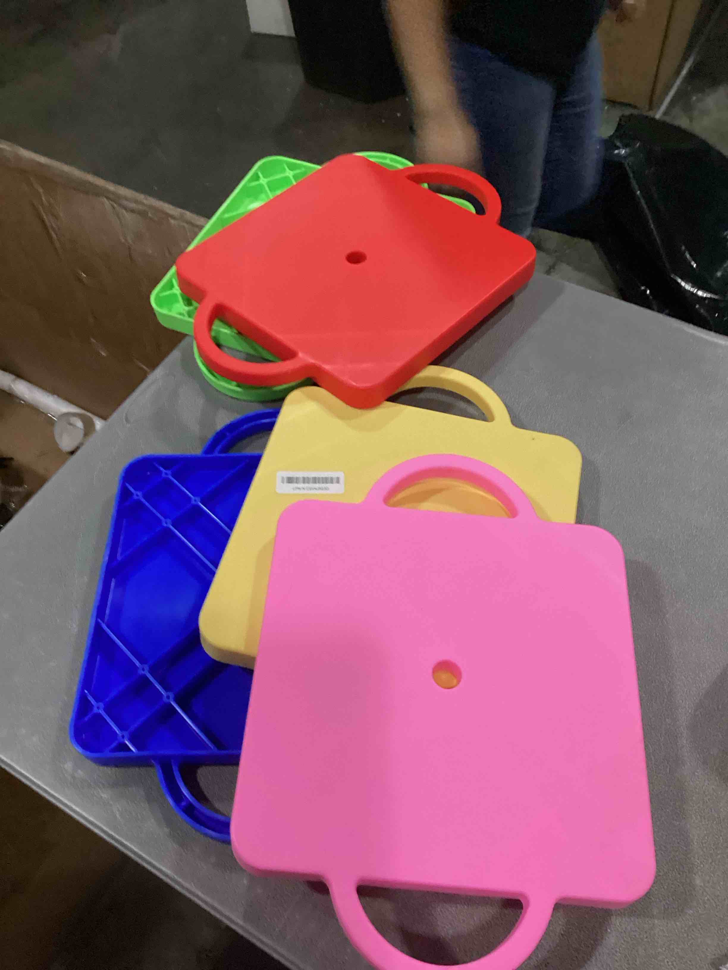 https://s3.amazonaws.com/lotting-images-prod/bidfta/PNK2536805_1751287302540.jpeg