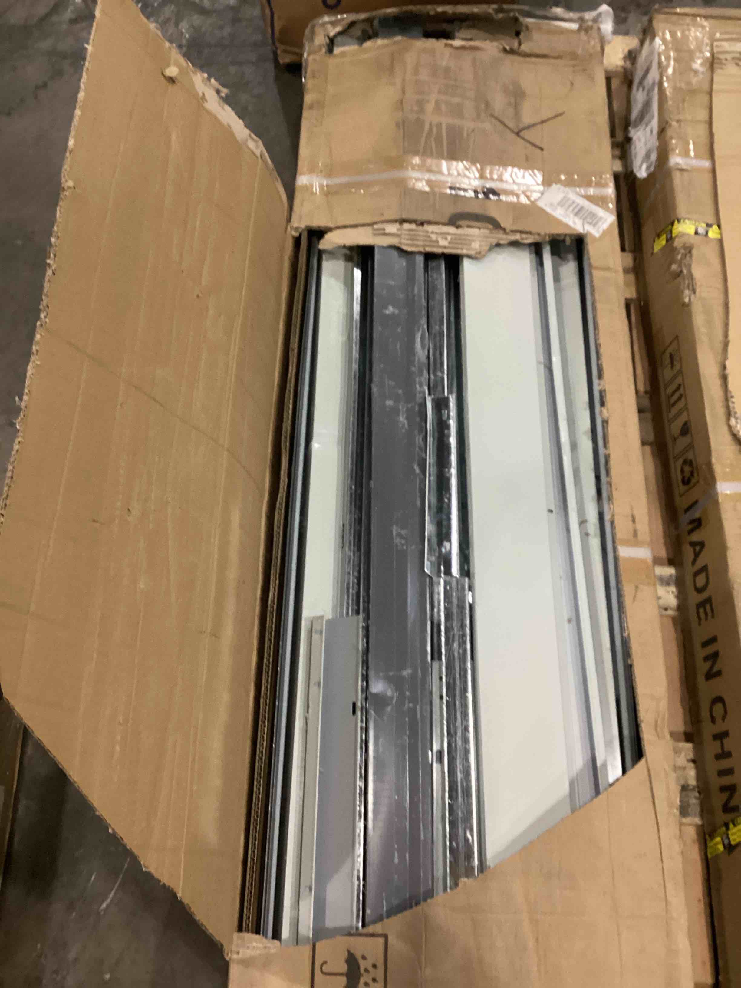 https://s3.amazonaws.com/lotting-images-prod/bidfta/PNK2536886_1751297058030.jpeg