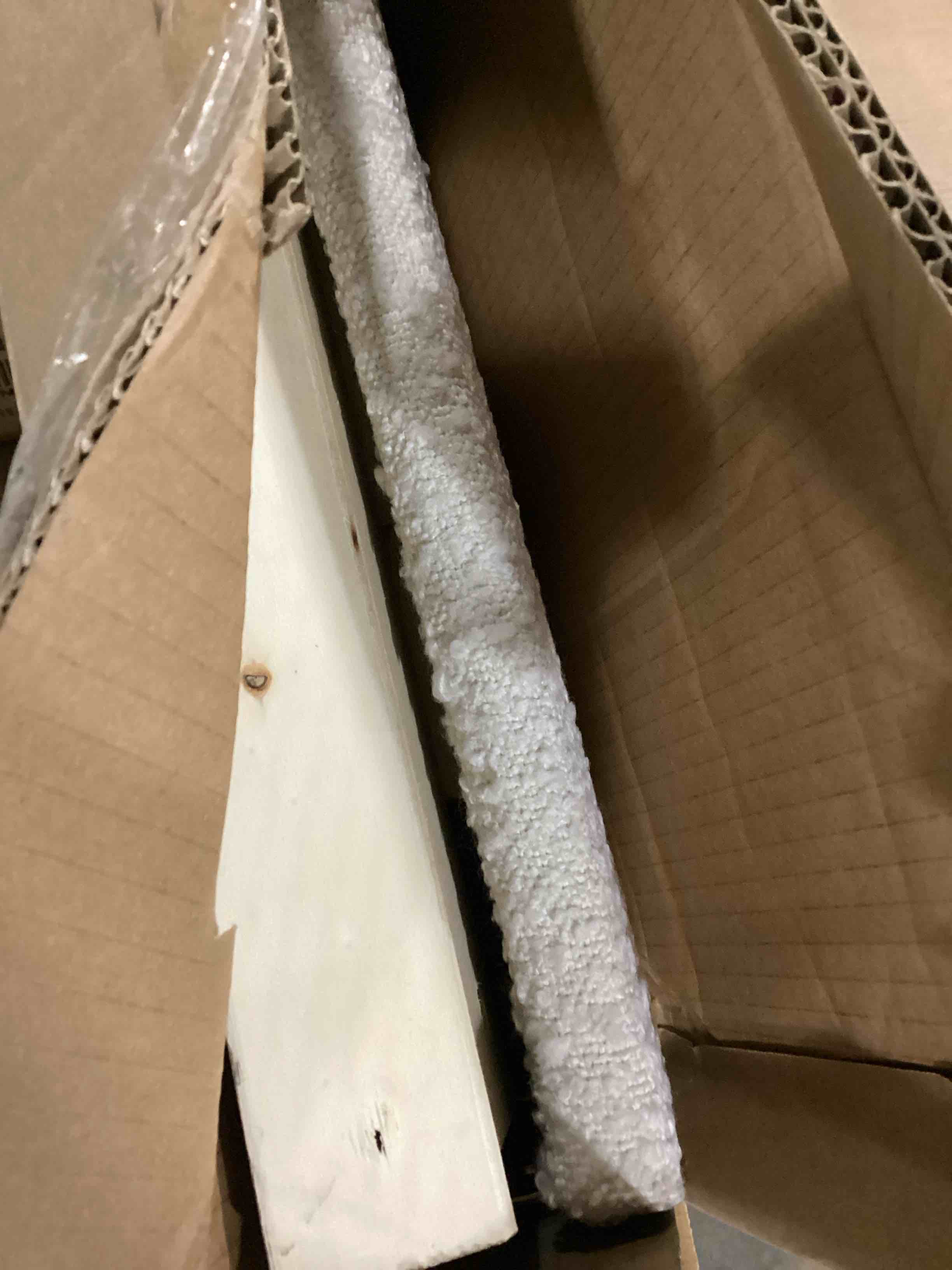 https://s3.amazonaws.com/lotting-images-prod/bidfta/PNK2539184_1749660704635.jpeg