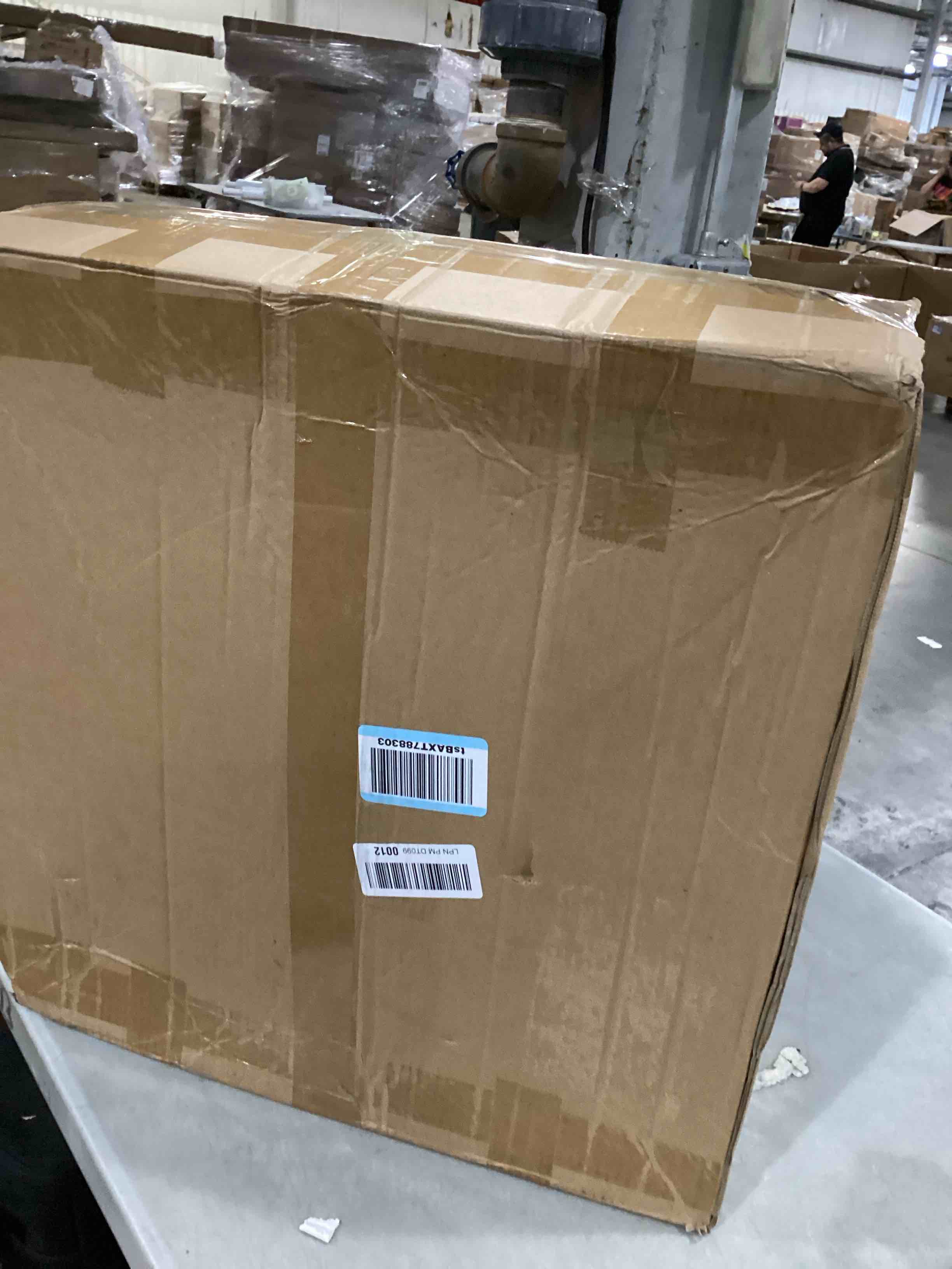 https://s3.amazonaws.com/lotting-images-prod/bidfta/PNK2539504_1749820195577.jpeg