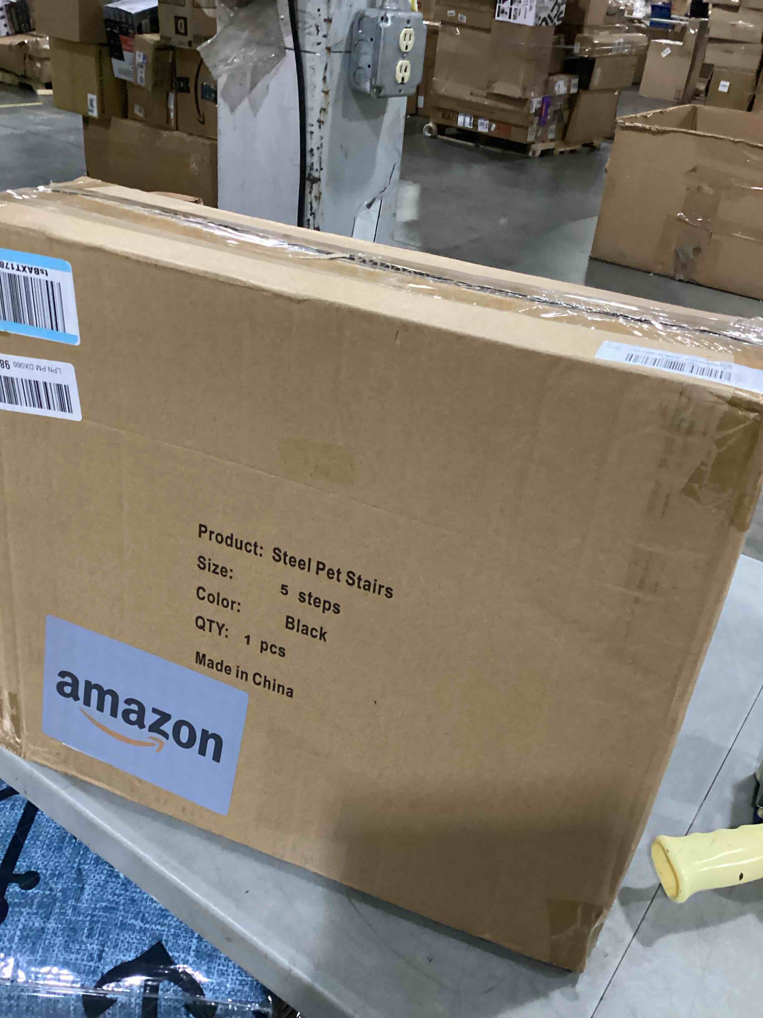 https://s3.amazonaws.com/lotting-images-prod/bidfta/PNK2539752_1749923057585.jpeg