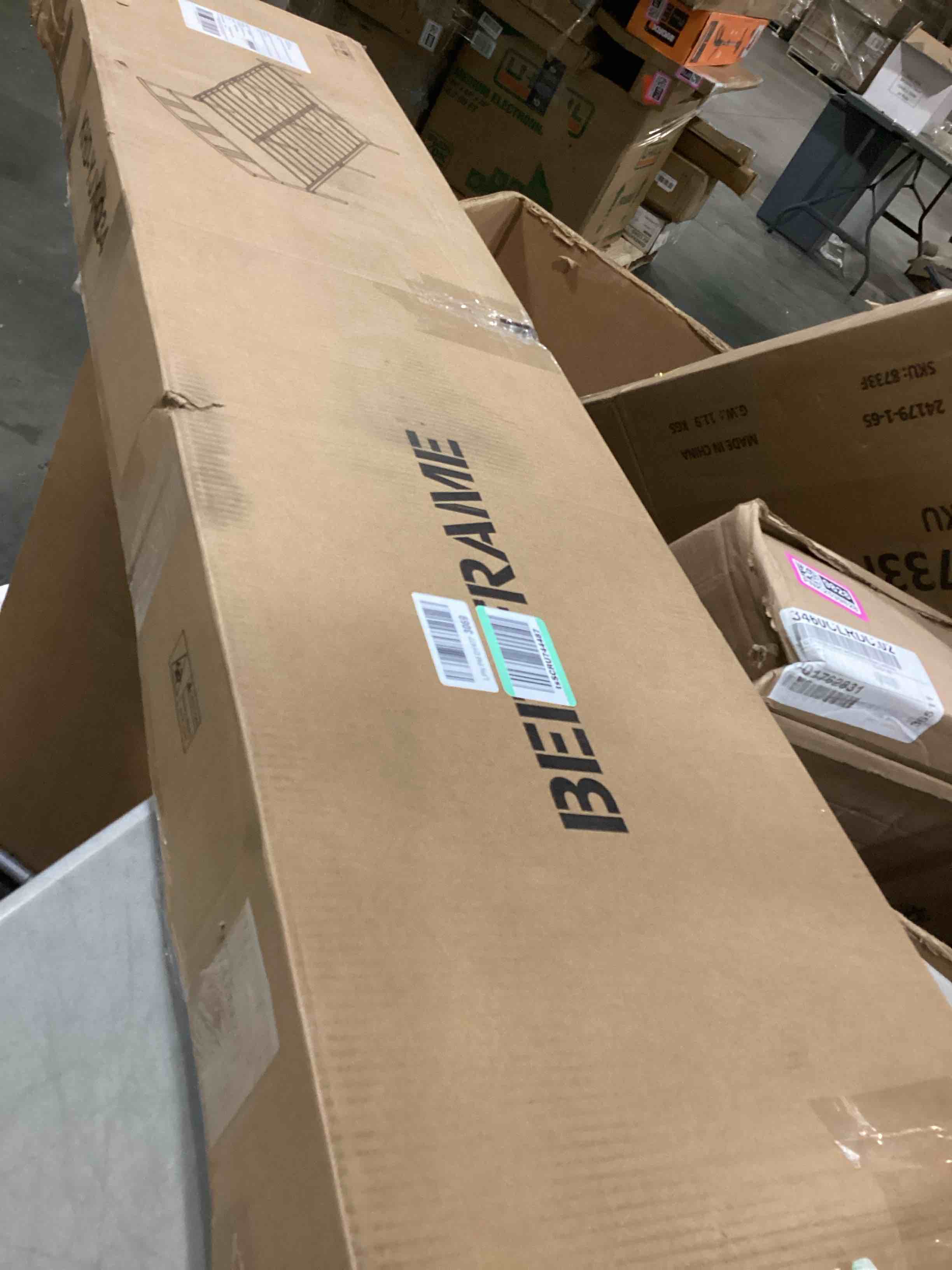 https://s3.amazonaws.com/lotting-images-prod/bidfta/PNK2539830_1750075467266.jpeg
