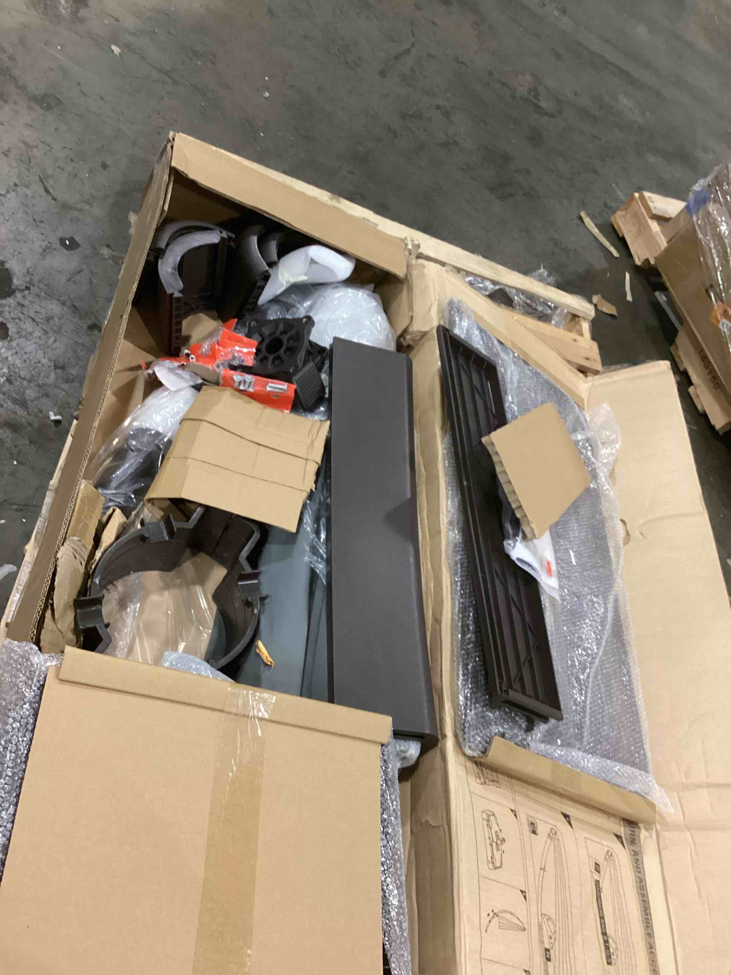 https://s3.amazonaws.com/lotting-images-prod/bidfta/PNK2540297_1750333962431.jpeg