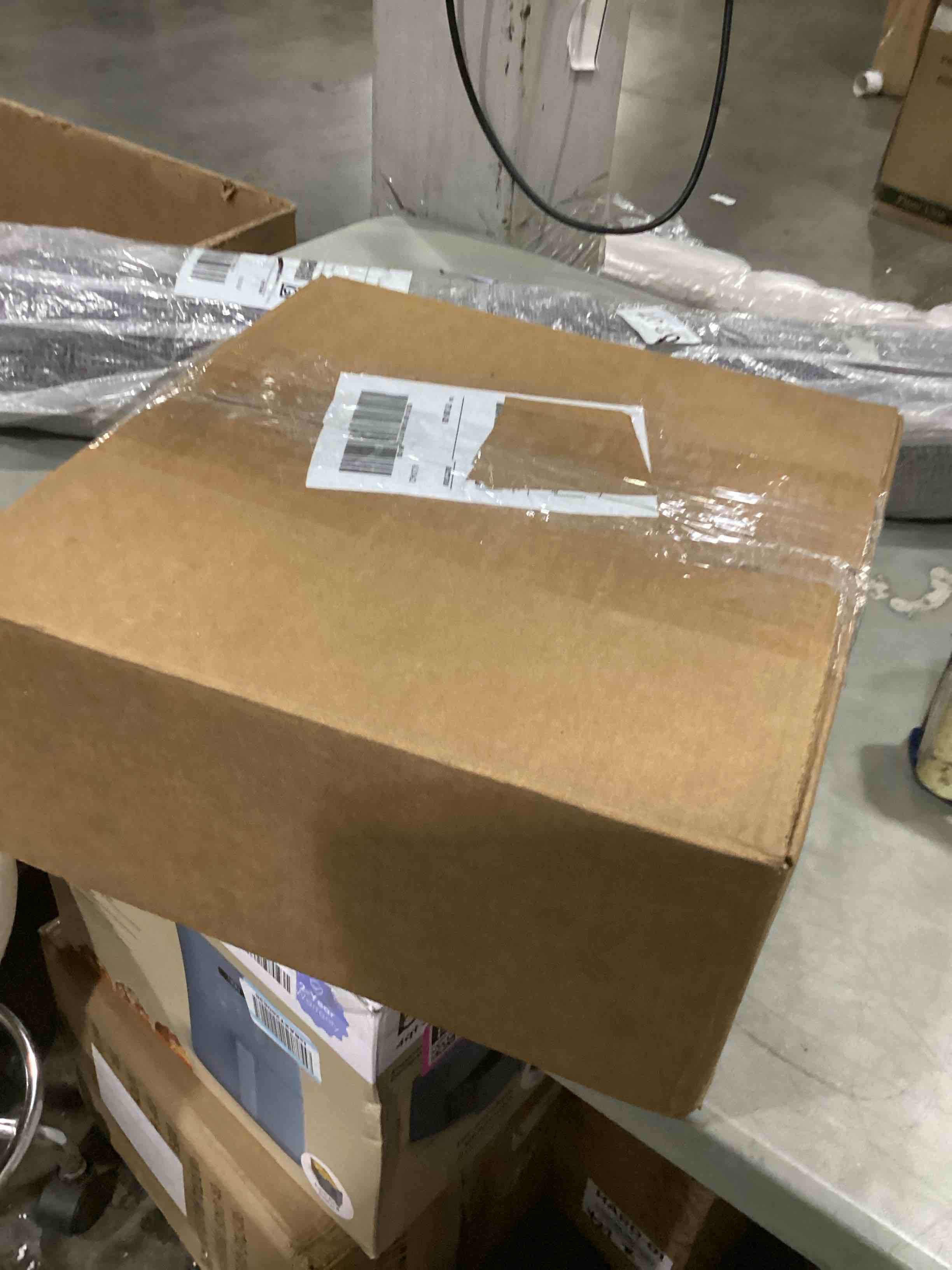 https://s3.amazonaws.com/lotting-images-prod/bidfta/PNK2540330_1750345511357.jpeg