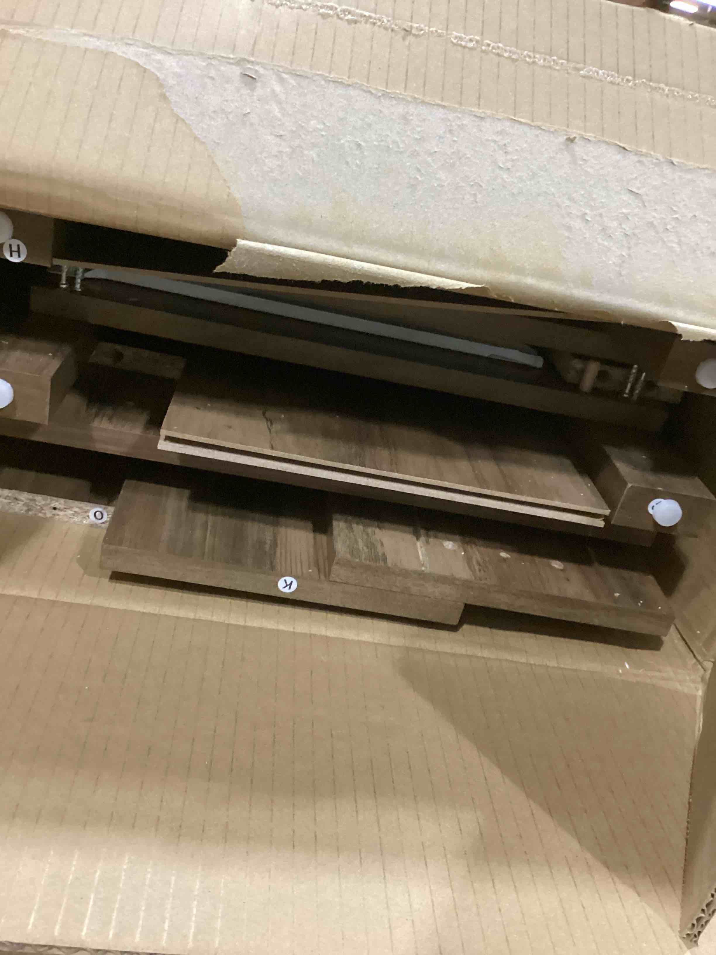 https://s3.amazonaws.com/lotting-images-prod/bidfta/PNK2540427_1750430071824.jpeg