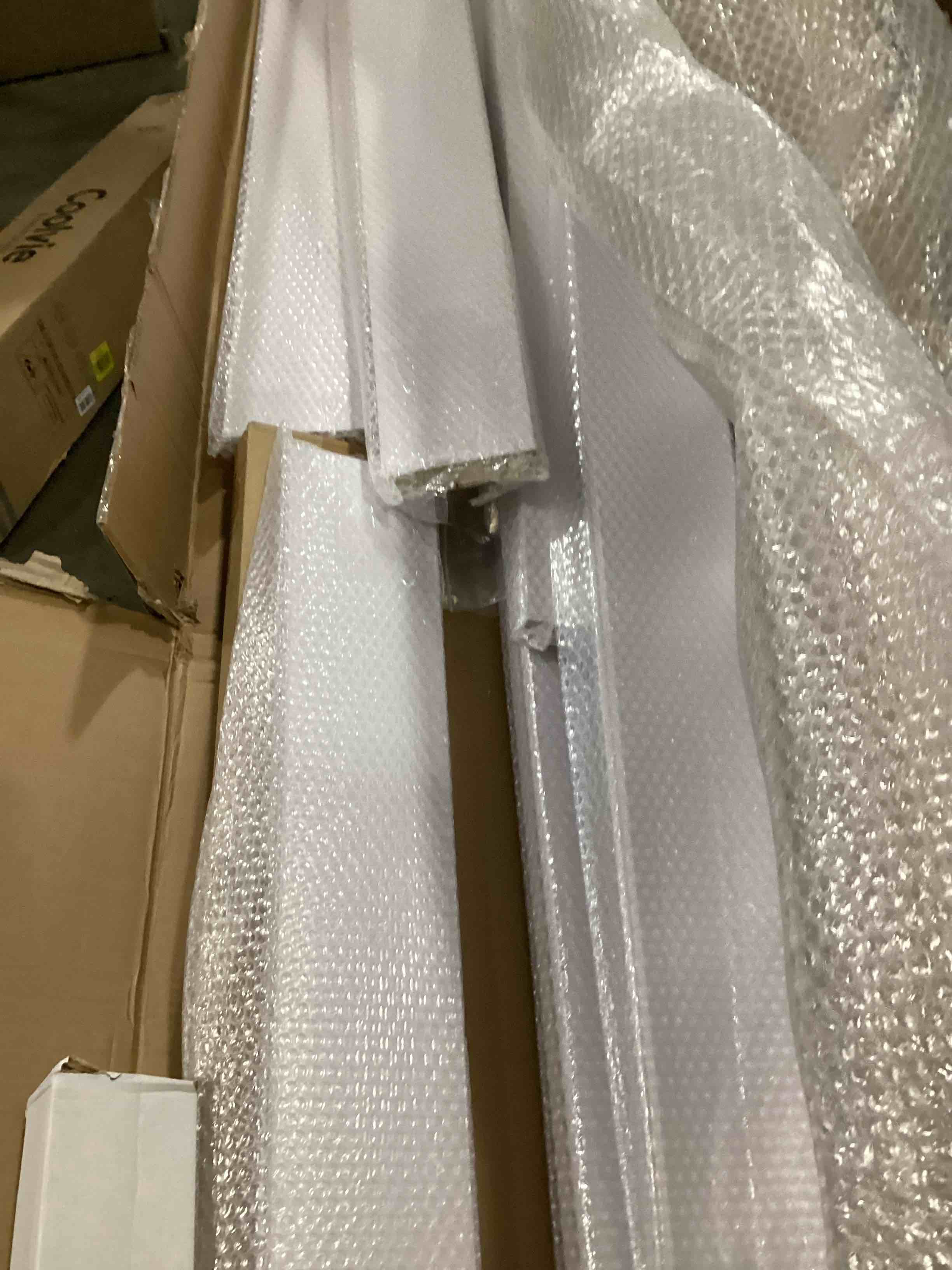 https://s3.amazonaws.com/lotting-images-prod/bidfta/PNK2540501_1750507969069.jpeg