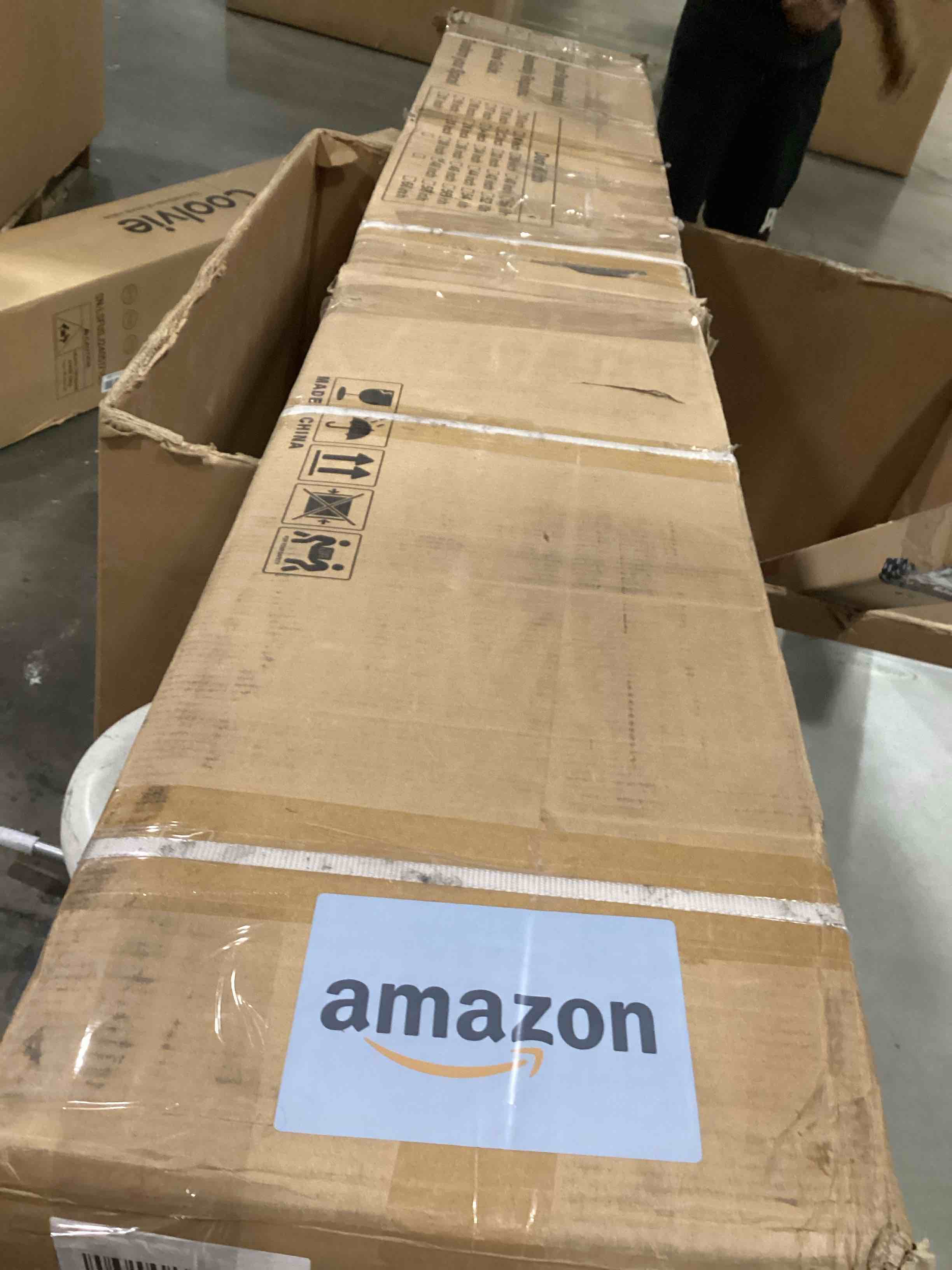 https://s3.amazonaws.com/lotting-images-prod/bidfta/PNK2540501_1750508057631.jpeg
