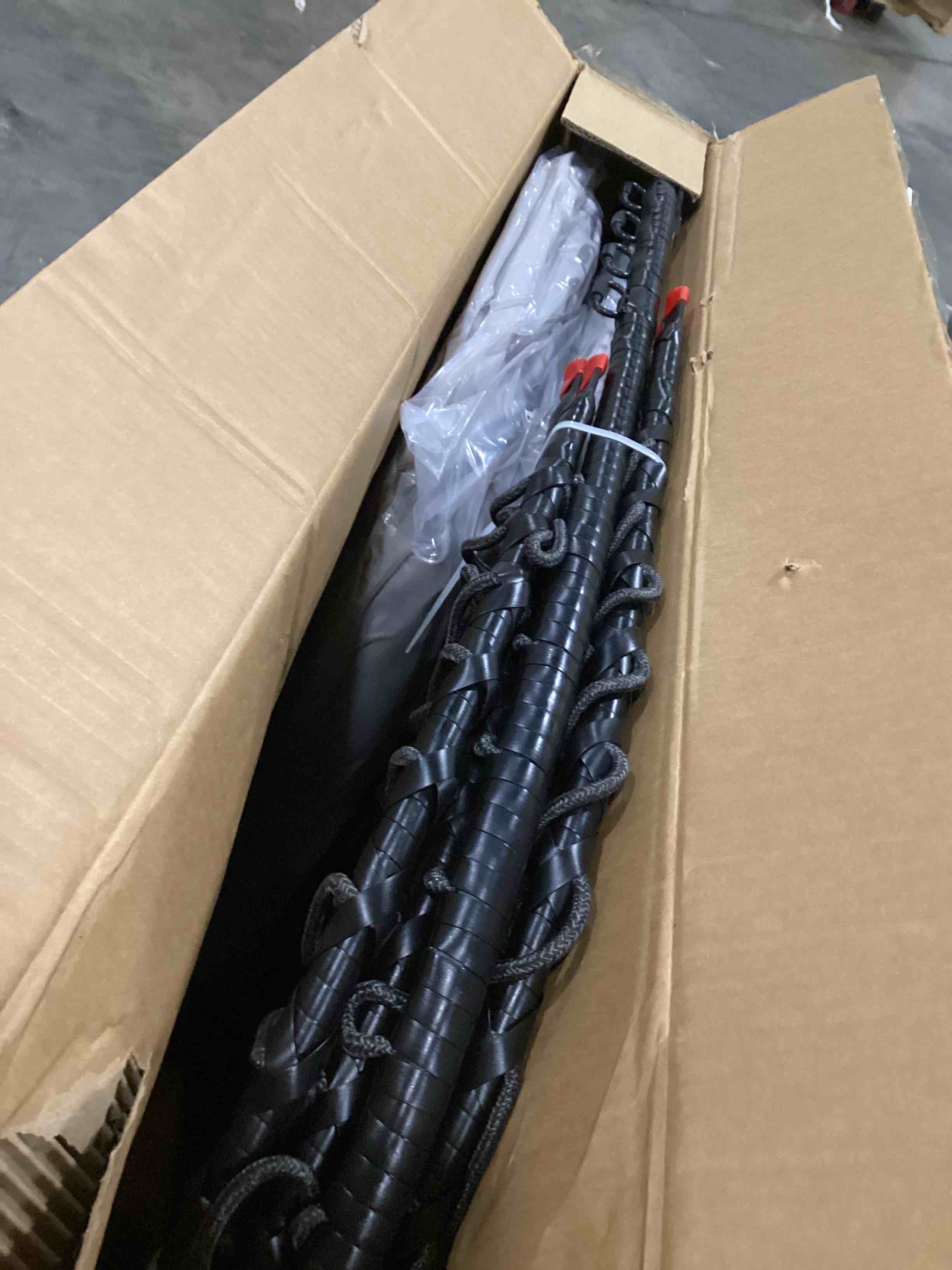 https://s3.amazonaws.com/lotting-images-prod/bidfta/PNK2540552_1750531216223.jpeg