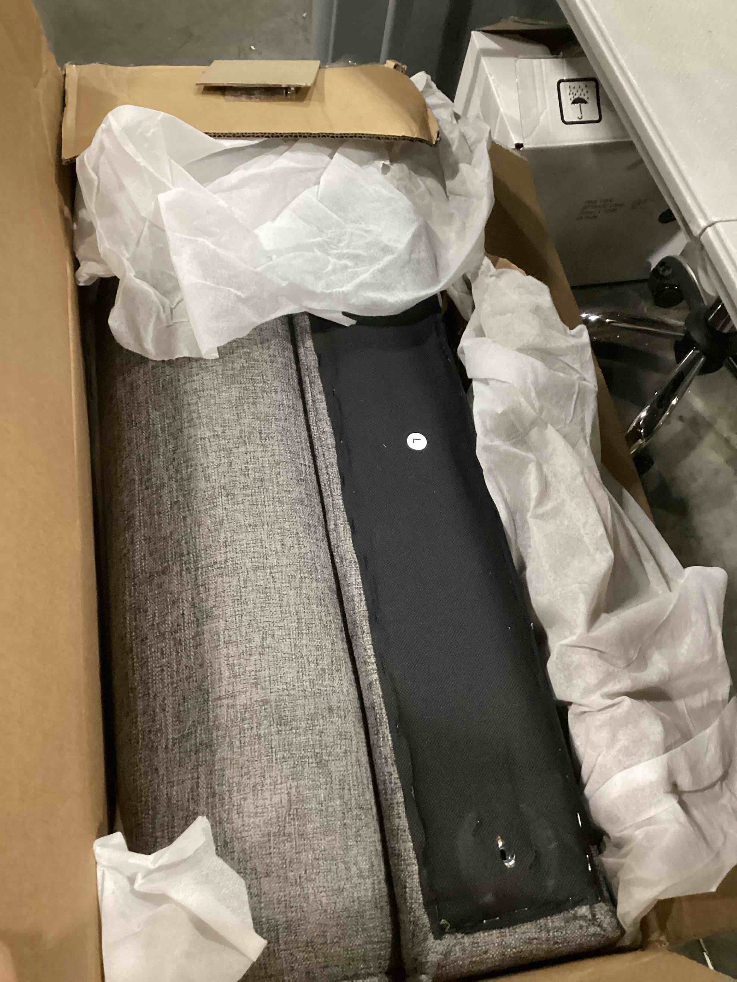 ((incomplete only arms similar))3 in 1 Convertible Sleeper Sofa Bed, Modern Loveseat Couch Pullout Bed for Living Room, Small Love Seat Lounge Sofa with Reclining Backrest, Pillows and Side Storage Pocket，Grey