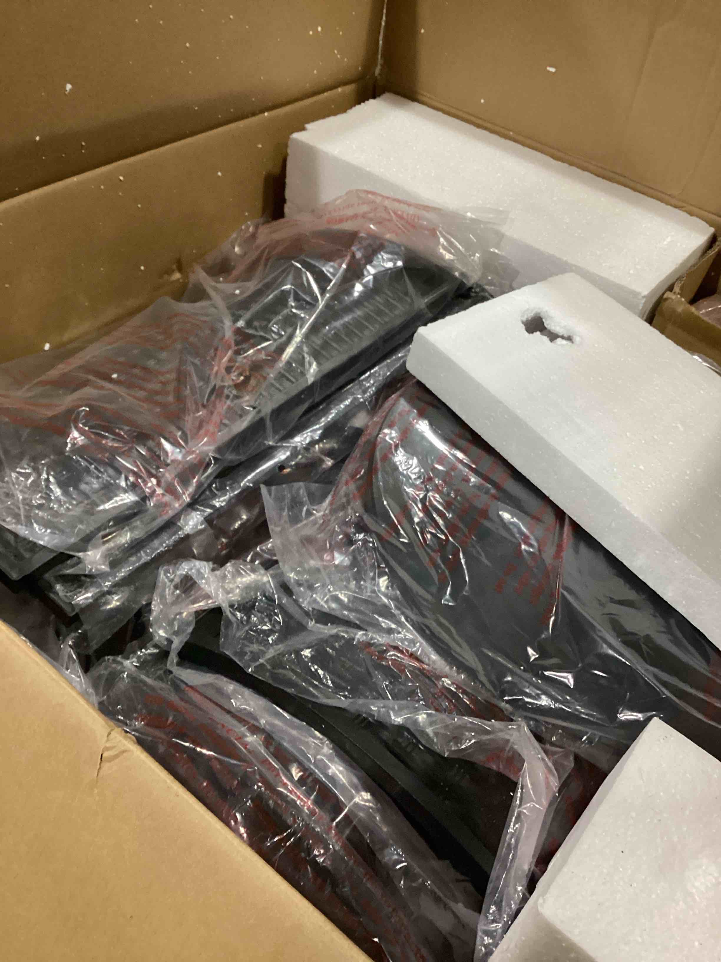 https://s3.amazonaws.com/lotting-images-prod/bidfta/PNK2540713_1750764401145.jpeg