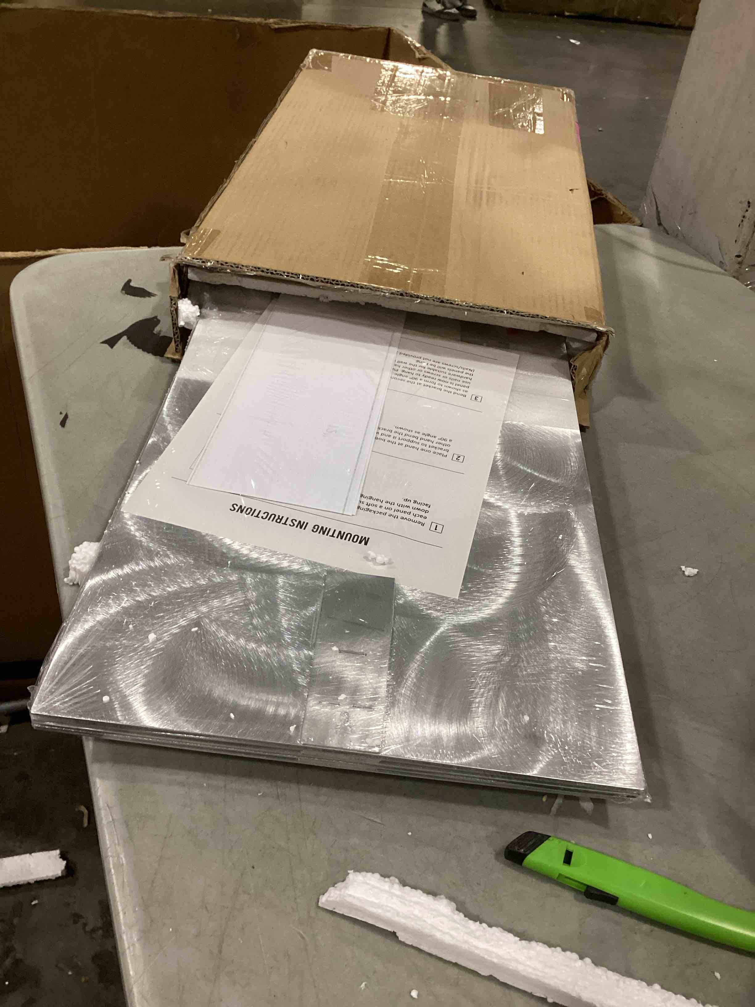 https://s3.amazonaws.com/lotting-images-prod/bidfta/PNK2541193_1750963199802.jpeg