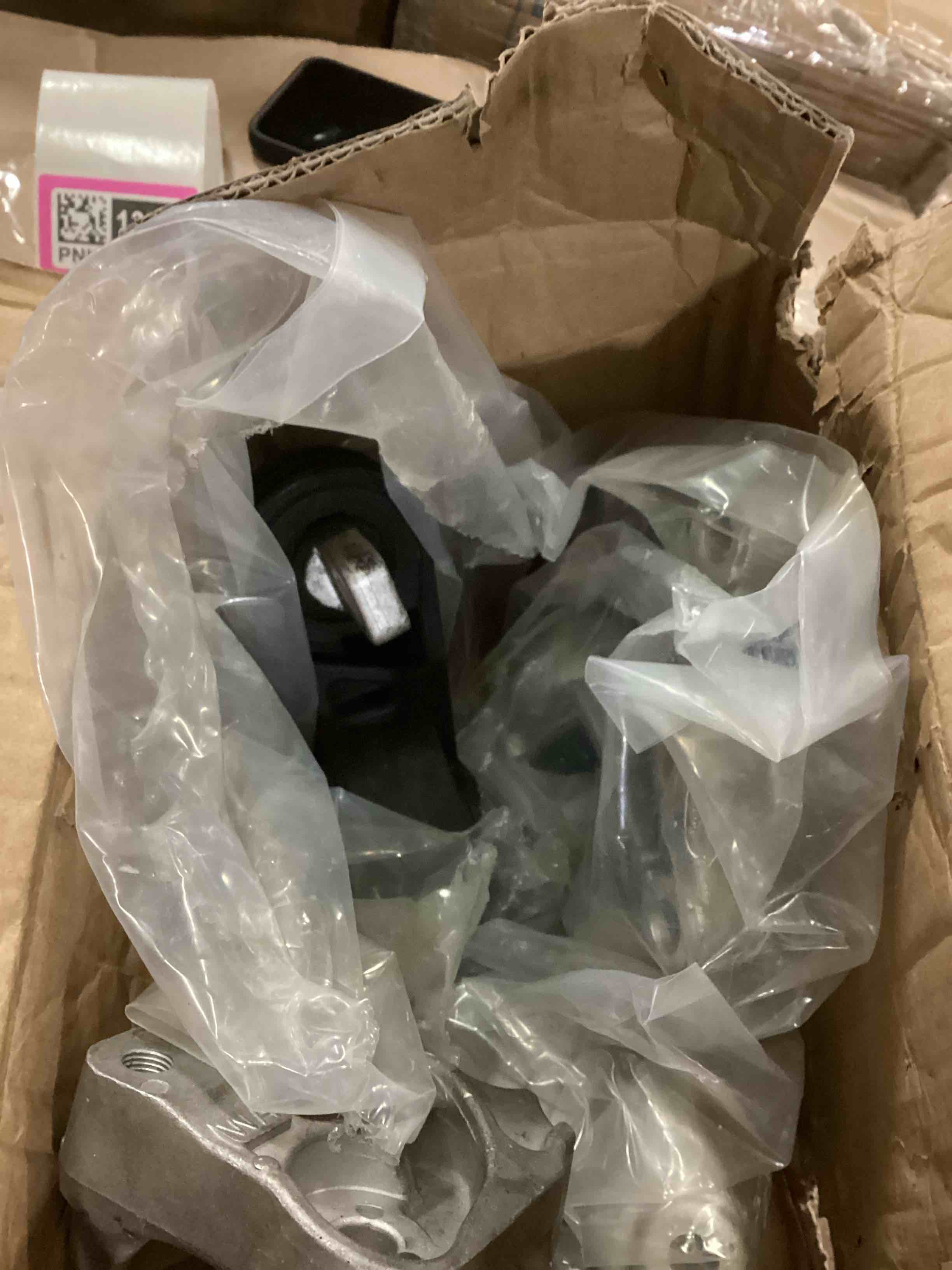 https://s3.amazonaws.com/lotting-images-prod/bidfta/PNK2541325_1751282655475.jpeg