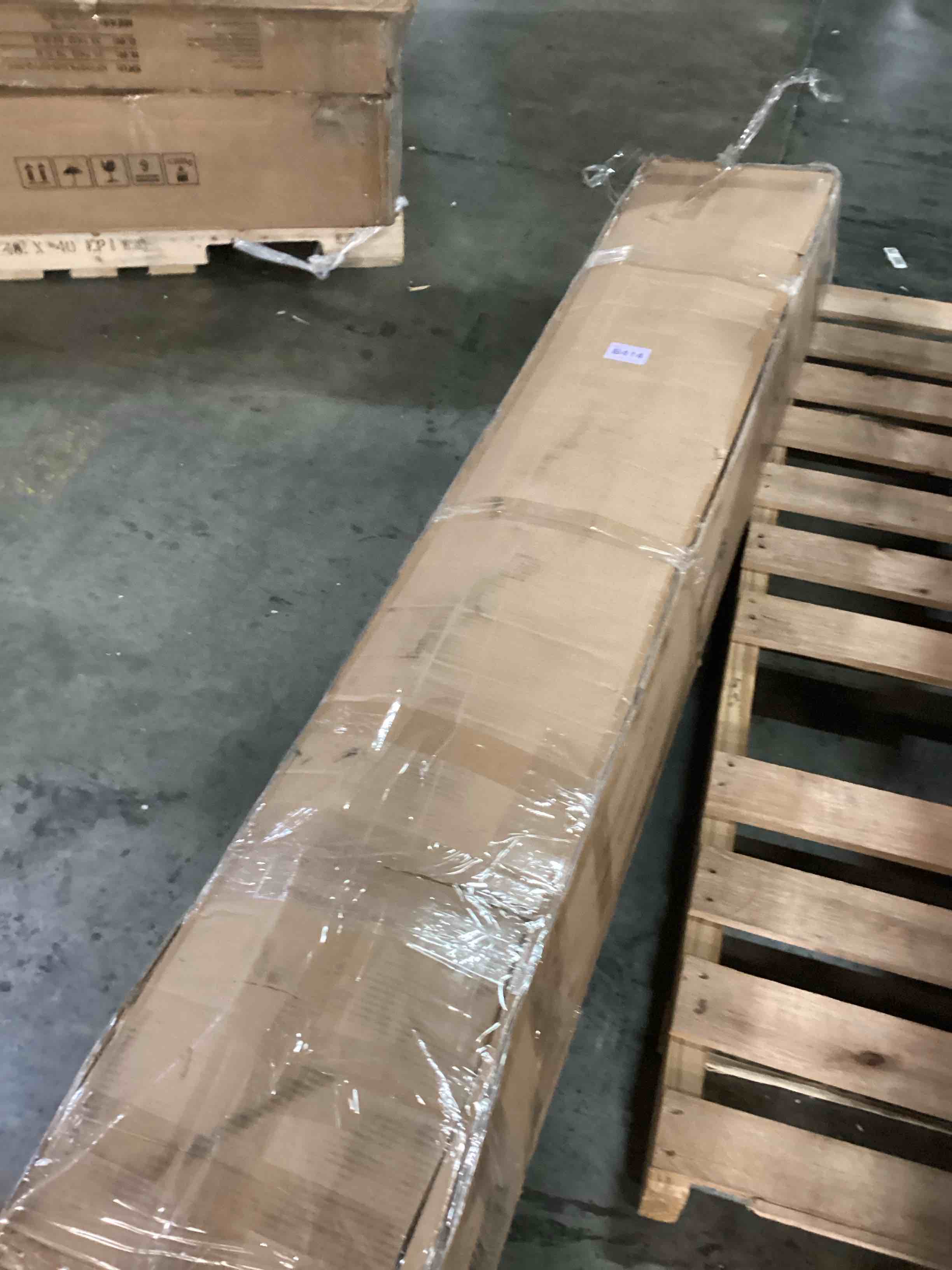 https://s3.amazonaws.com/lotting-images-prod/bidfta/PNK2541343_1751286318779.jpeg