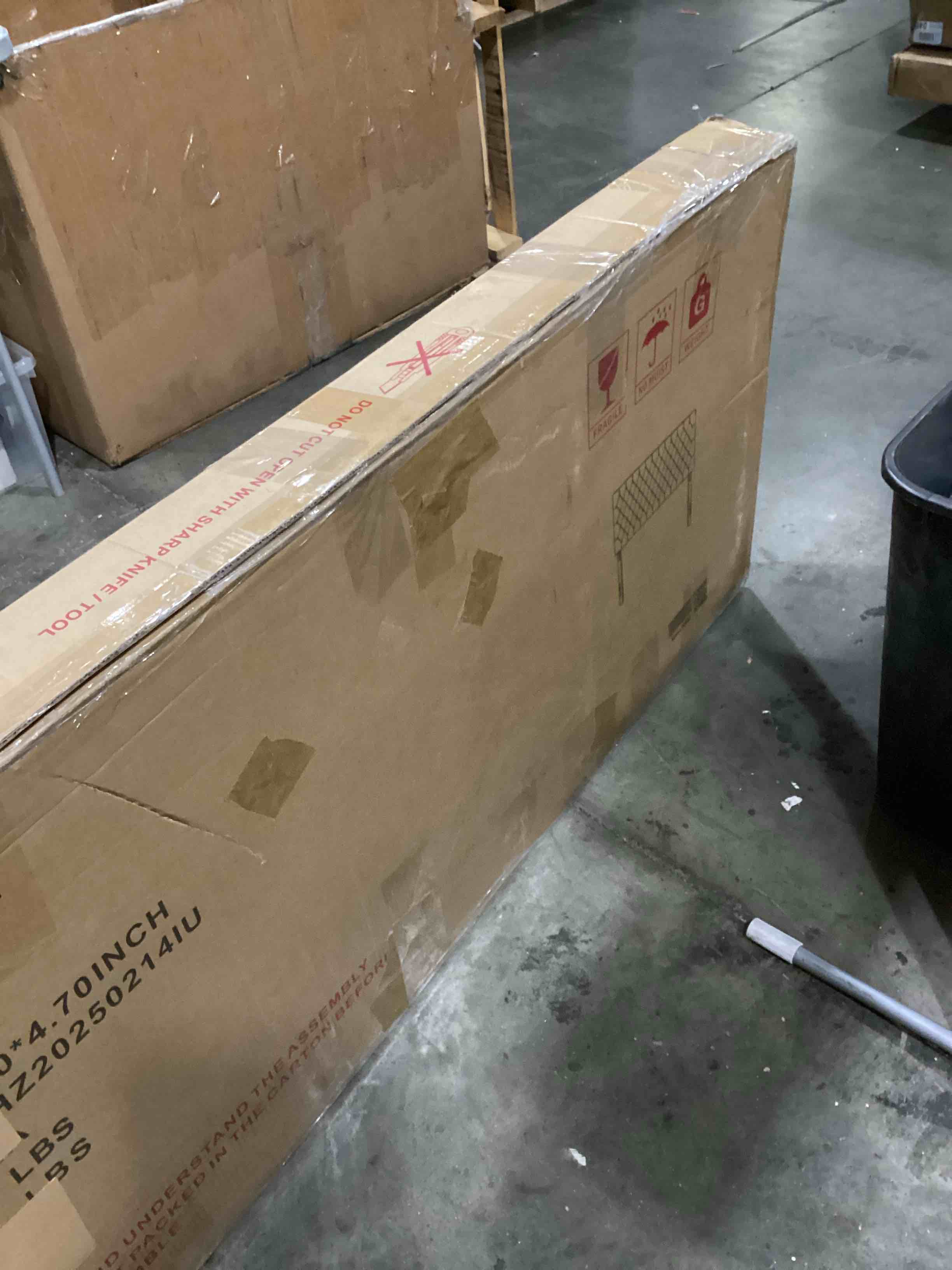 https://s3.amazonaws.com/lotting-images-prod/bidfta/PNK2541818_1751549738024.jpeg