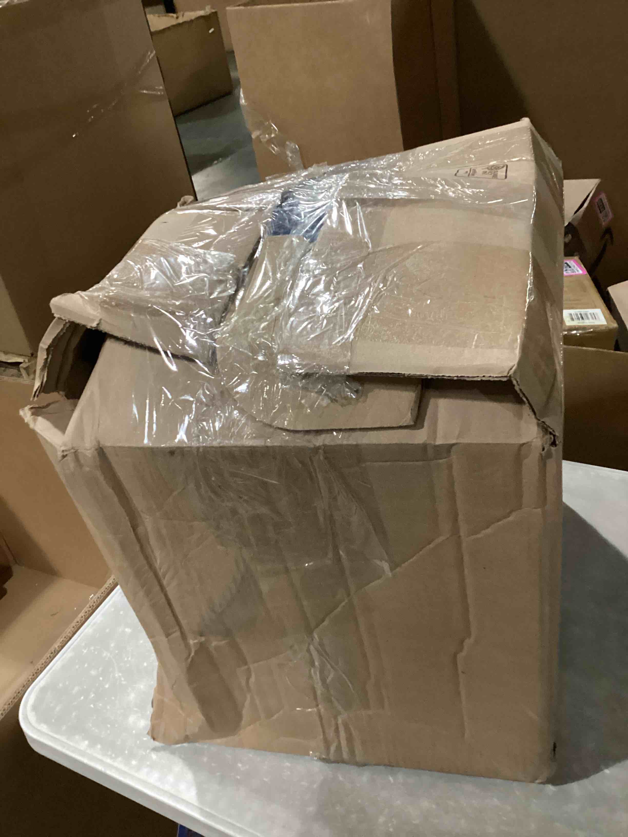 https://s3.amazonaws.com/lotting-images-prod/bidfta/PNK2542126_1746444979238.jpeg