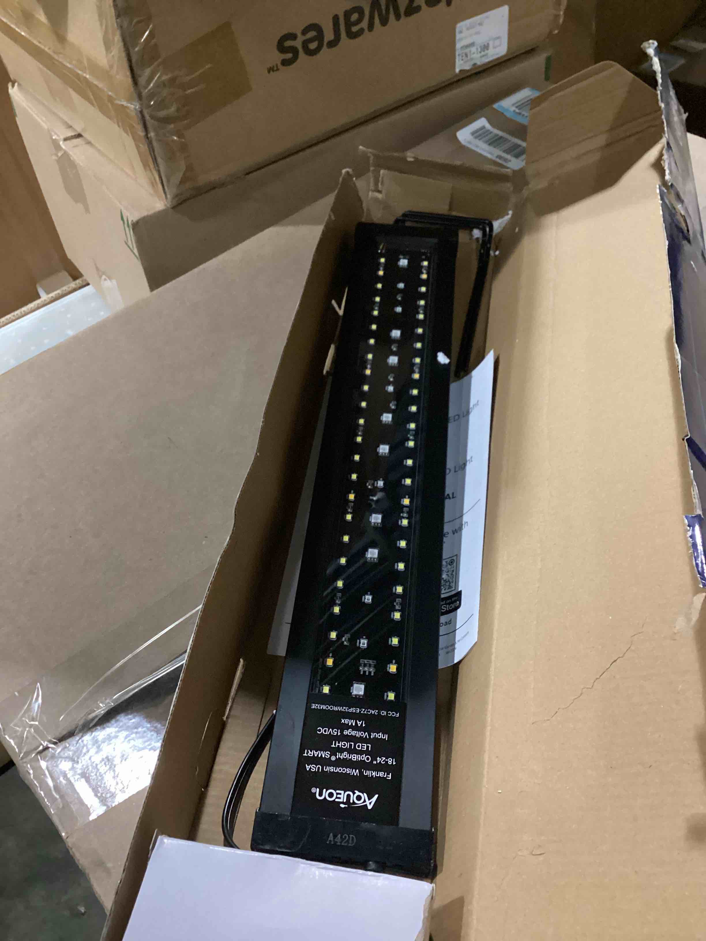 https://s3.amazonaws.com/lotting-images-prod/bidfta/PNK2542127_1746445078917.jpeg