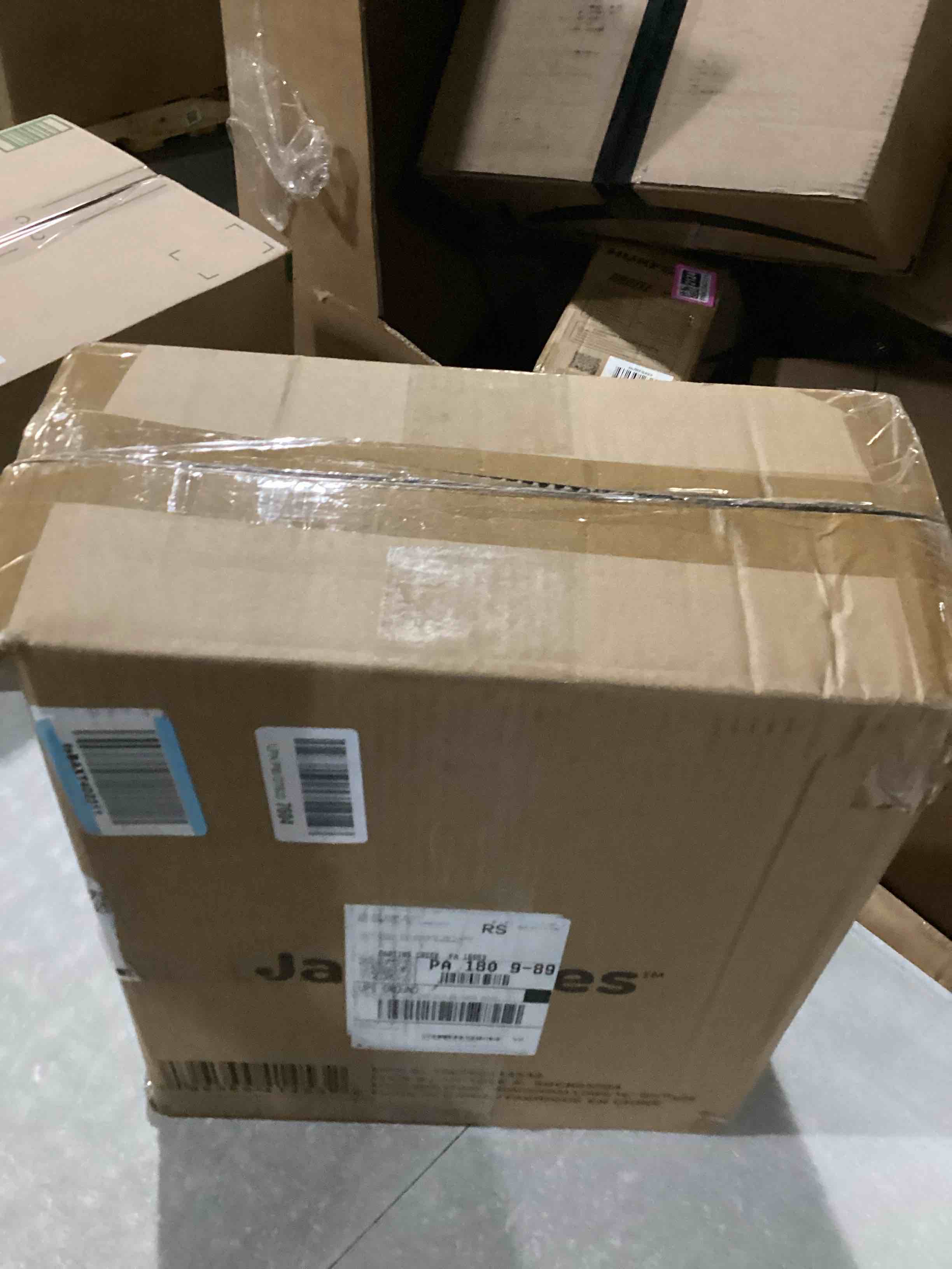 https://s3.amazonaws.com/lotting-images-prod/bidfta/PNK2542129_1746445252076.jpeg