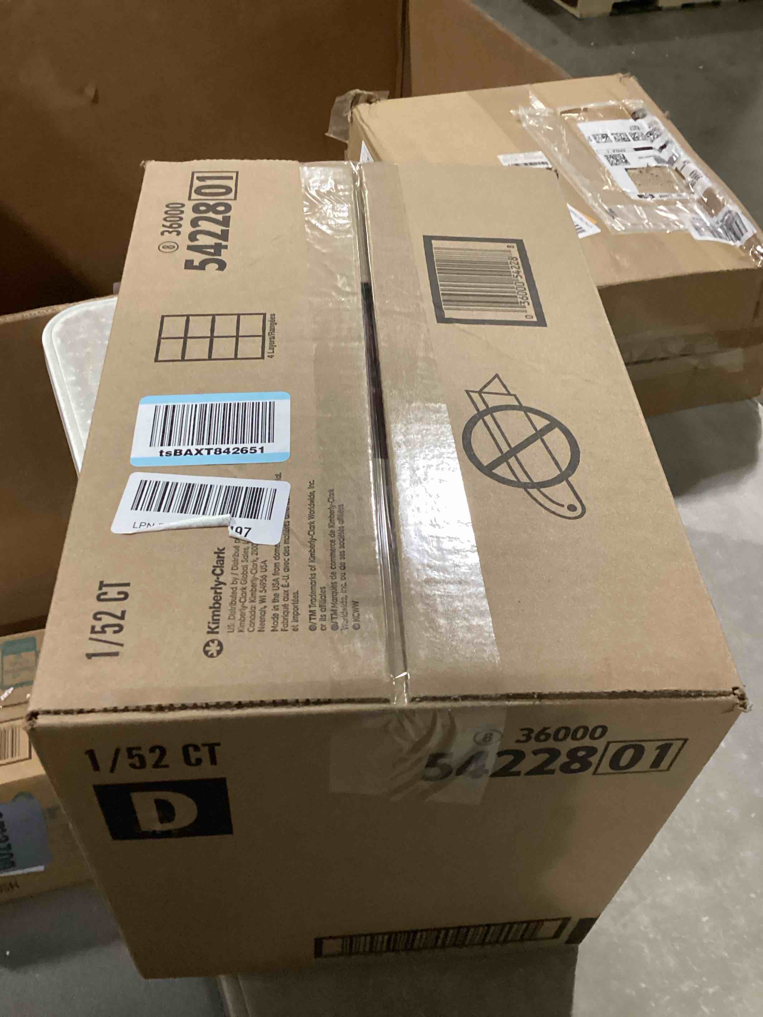 https://s3.amazonaws.com/lotting-images-prod/bidfta/PNK2542195_1746455392552.jpeg