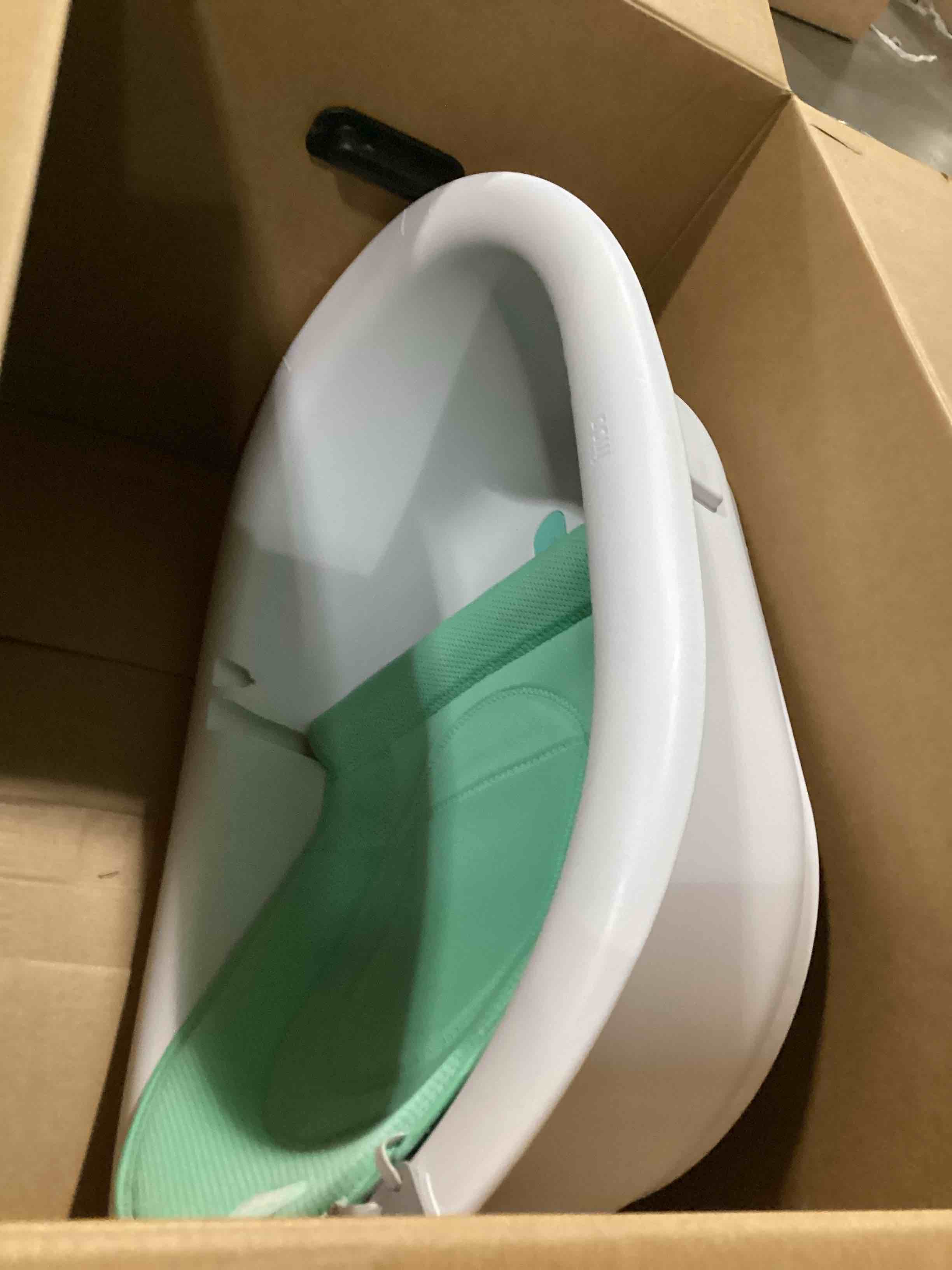 https://s3.amazonaws.com/lotting-images-prod/bidfta/PNK2542206_1746457525727.jpeg