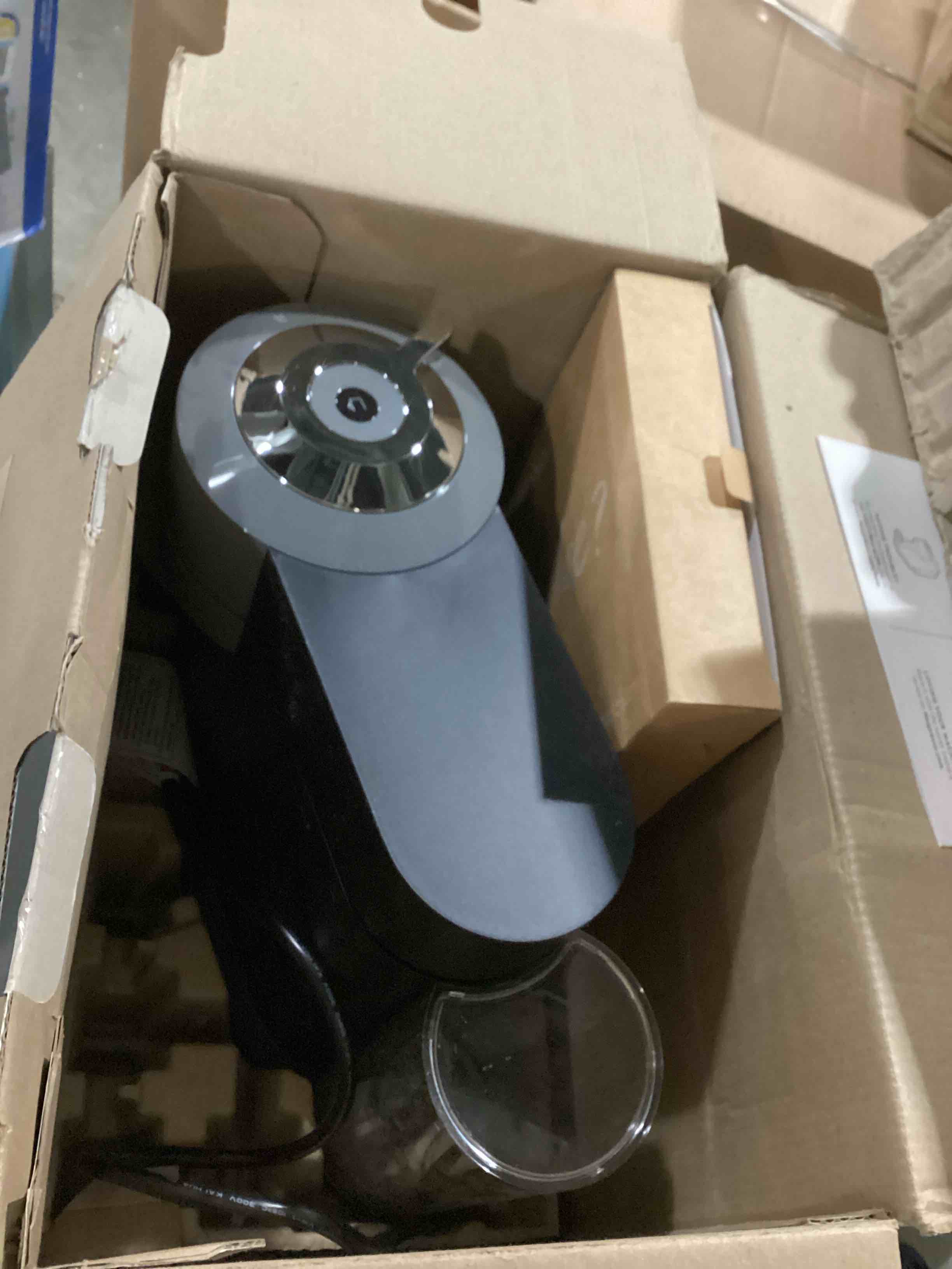 https://s3.amazonaws.com/lotting-images-prod/bidfta/PNK2542288_1746529519186.jpeg