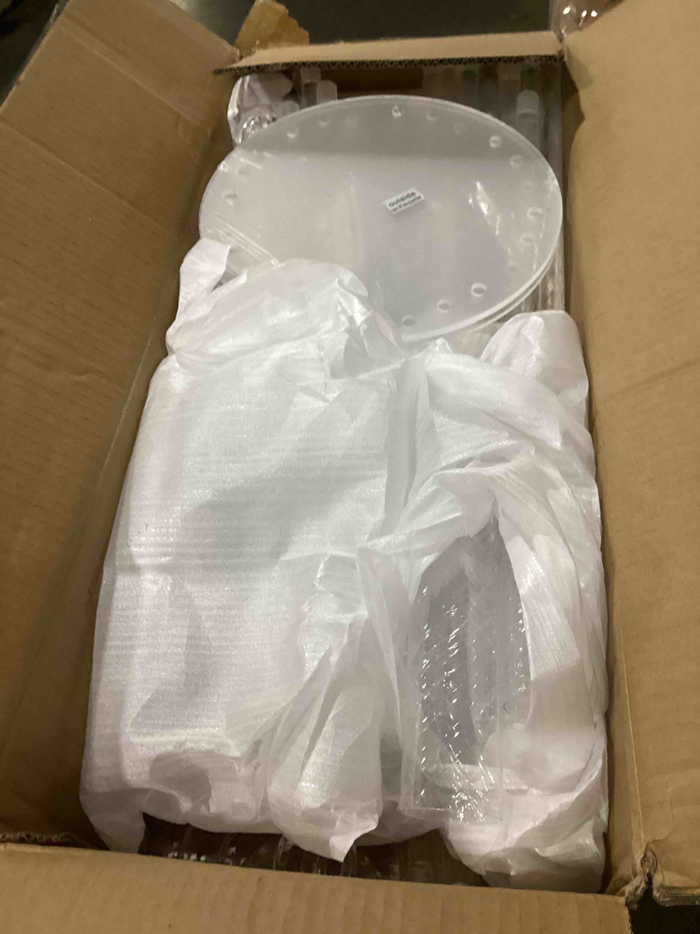https://s3.amazonaws.com/lotting-images-prod/bidfta/PNK2542319_1746534154822.jpeg