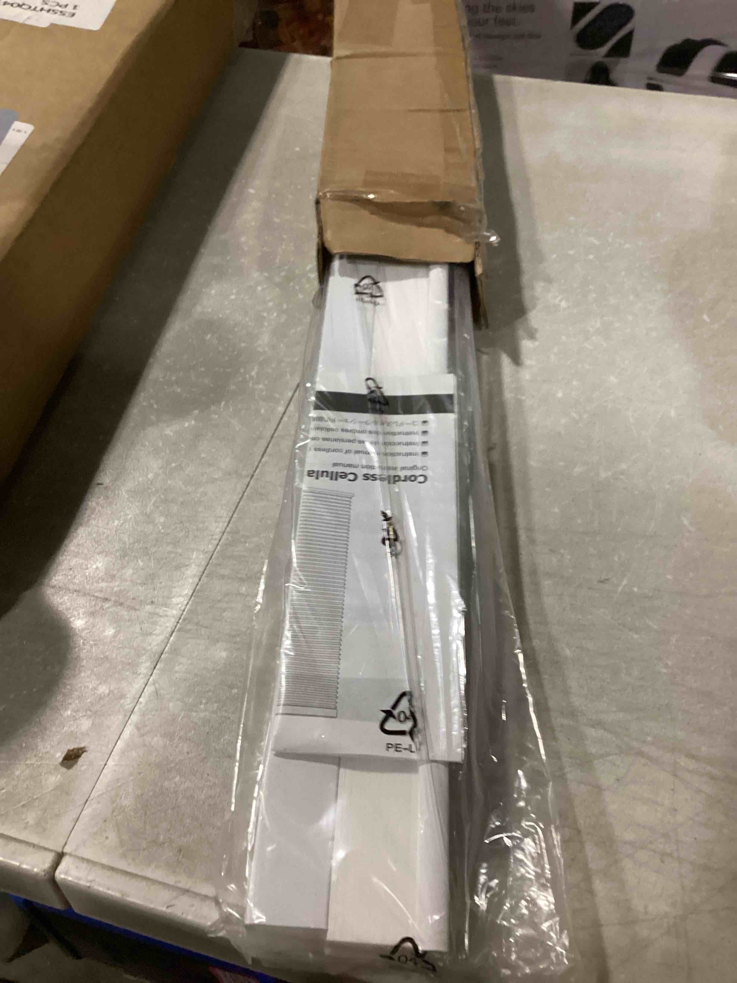 https://s3.amazonaws.com/lotting-images-prod/bidfta/PNK2542328_1746535100330.jpeg