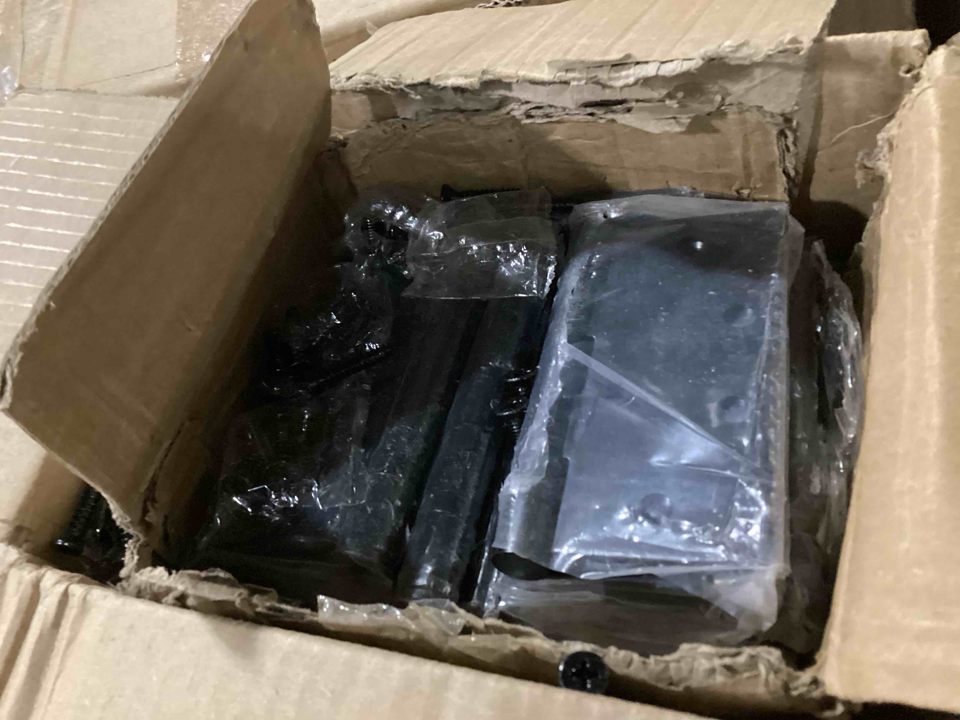https://s3.amazonaws.com/lotting-images-prod/bidfta/PNK2542354_1746537436920.jpeg