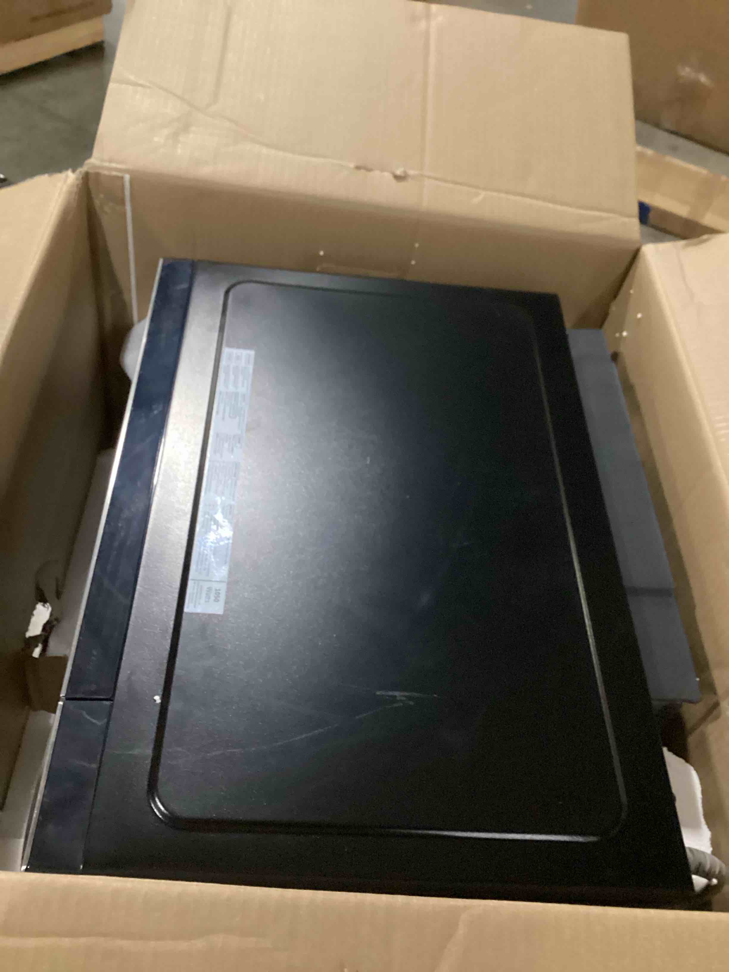 https://s3.amazonaws.com/lotting-images-prod/bidfta/PNK2542428_1746551885517.jpeg