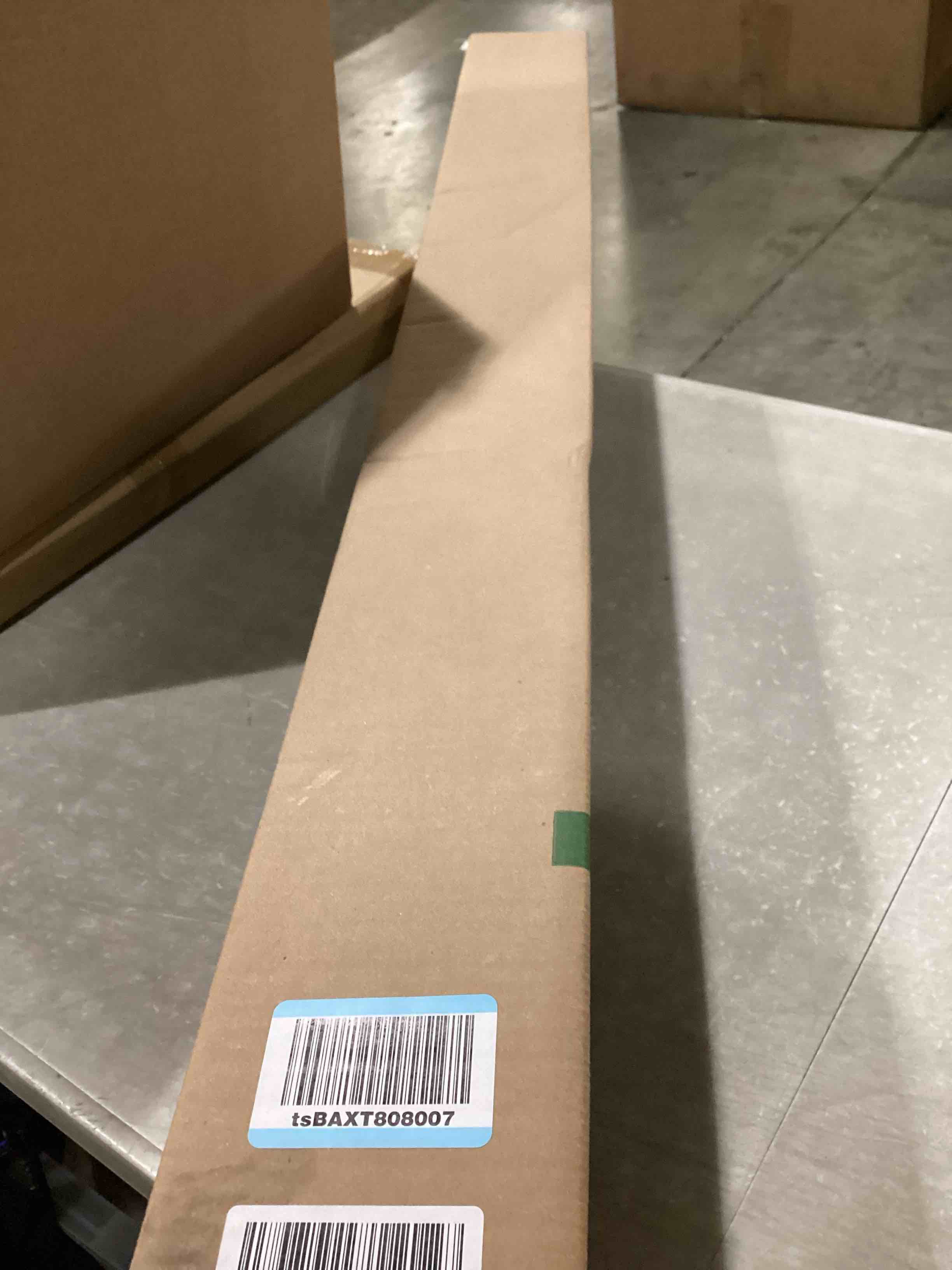 https://s3.amazonaws.com/lotting-images-prod/bidfta/PNK2542522_1746639874137.jpeg