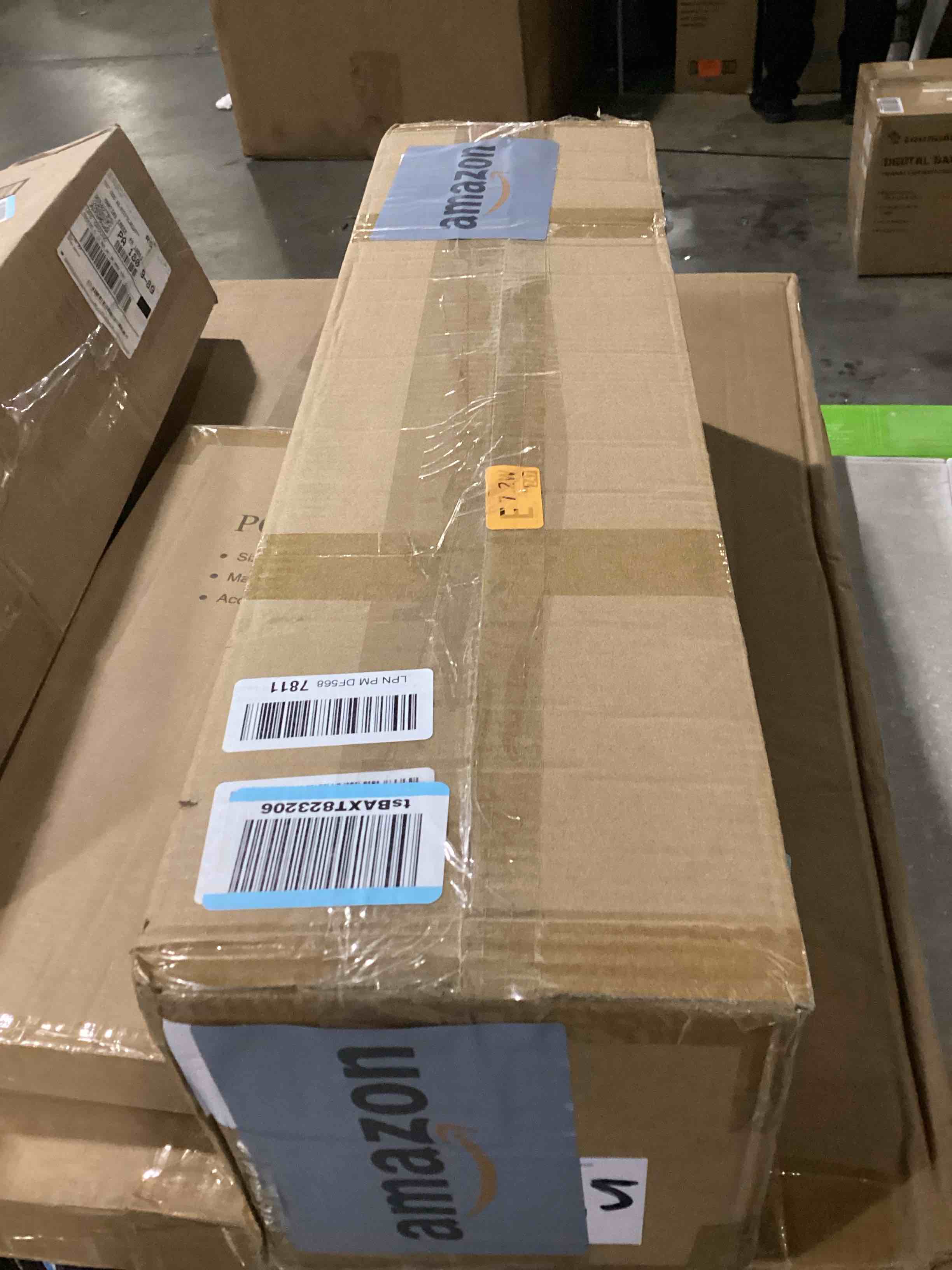 https://s3.amazonaws.com/lotting-images-prod/bidfta/PNK2542547_1746643696820.jpeg