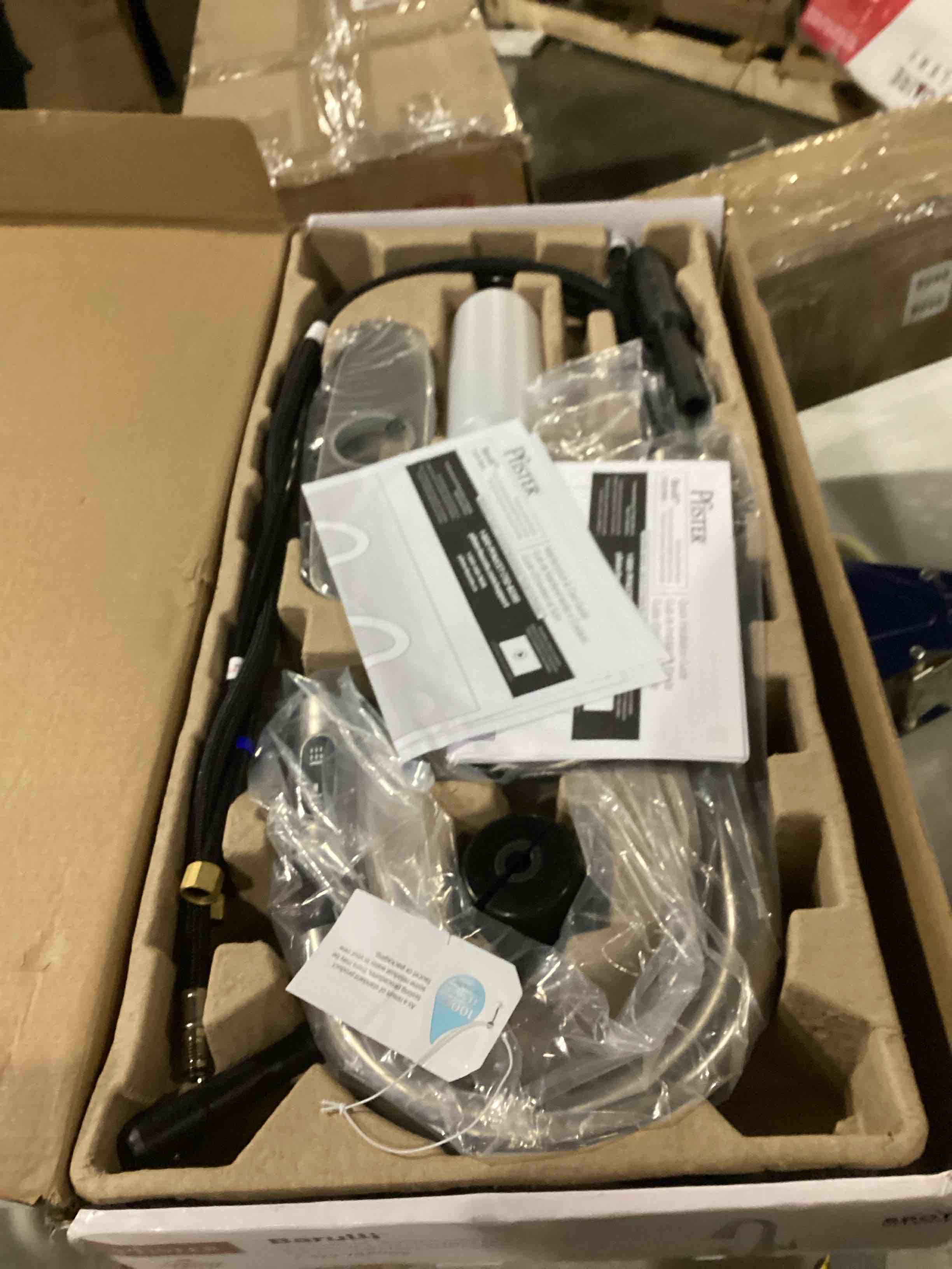https://s3.amazonaws.com/lotting-images-prod/bidfta/PNK2542618_1746714413657.jpeg