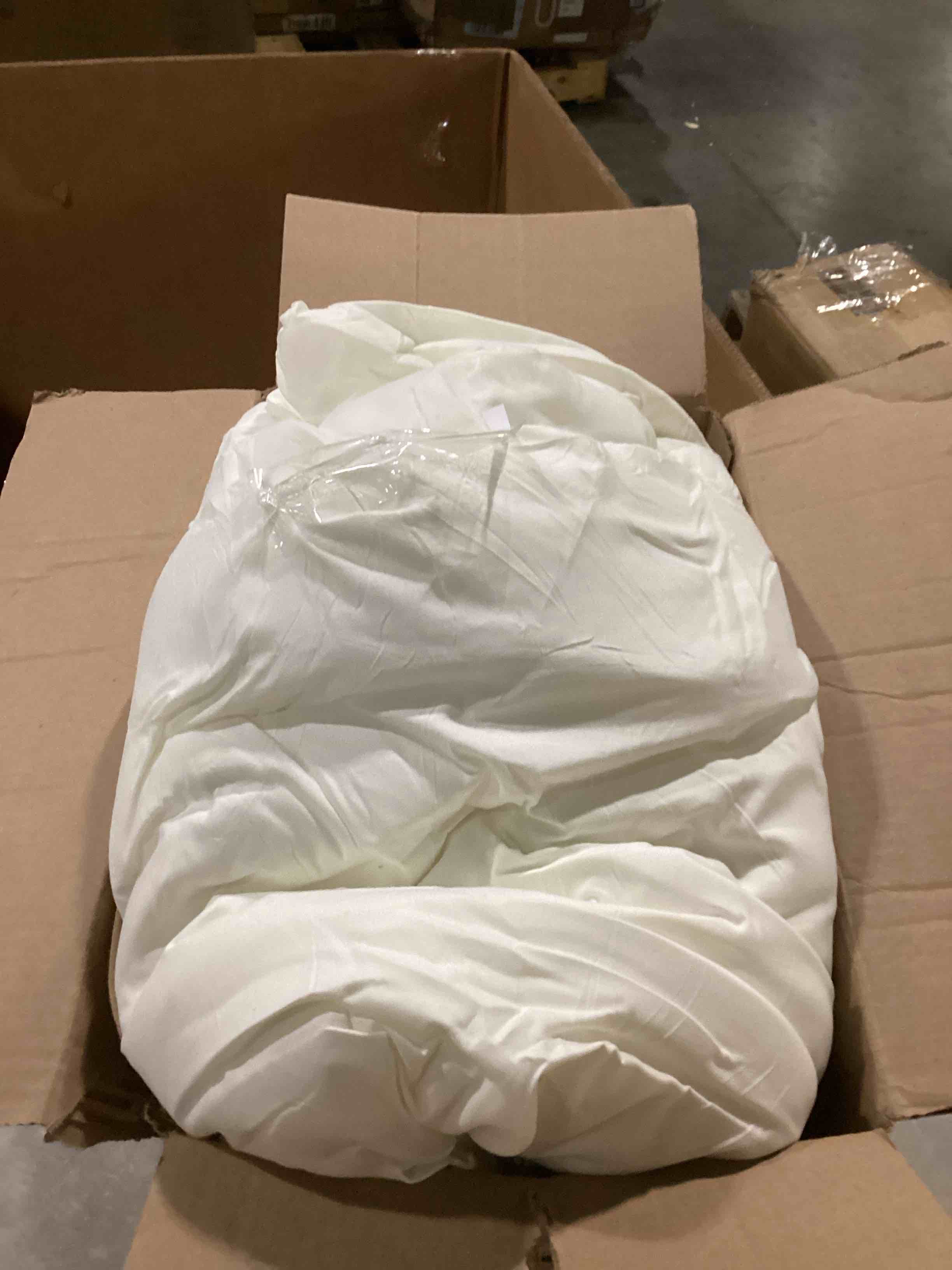 https://s3.amazonaws.com/lotting-images-prod/bidfta/PNK2542826_1746808780716.jpeg